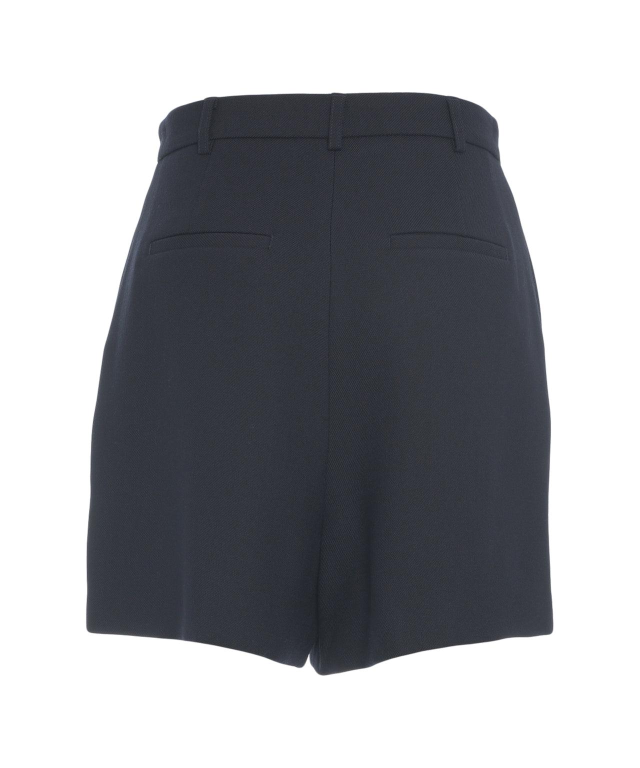 Bermuda shorts with pleats Product Image