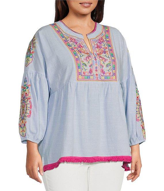 Calessa Plus Size Embroidered Patchwork Split Round V-Neck Bracelet Sleeve Tunic Product Image