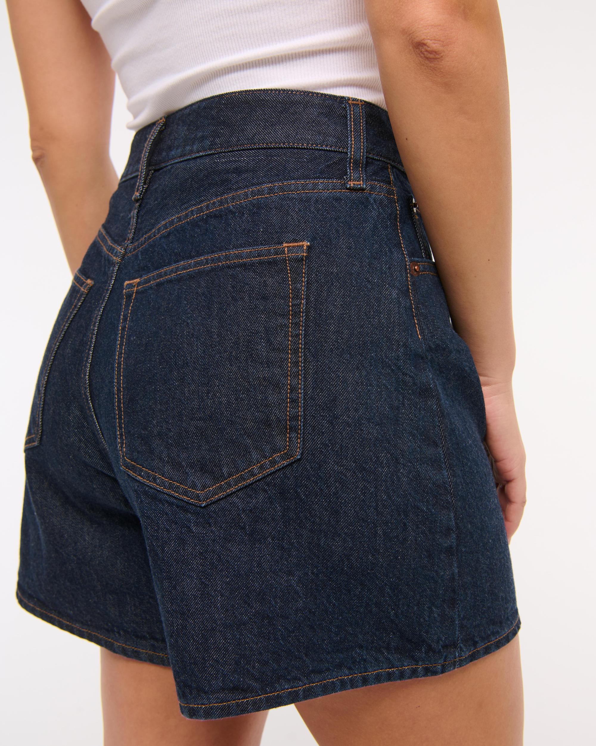 Curve Love High Rise Loose Short Product Image