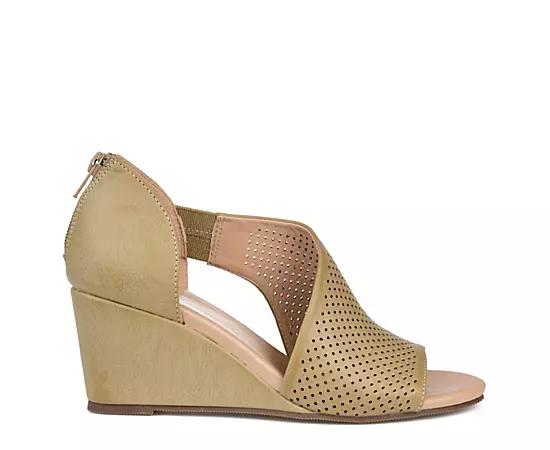 Journee Collection Womens Aretha Widepump Product Image