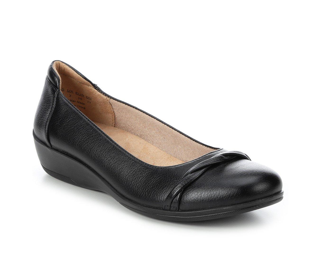 Women's LifeStride Impact Low Wedge Pumps Product Image