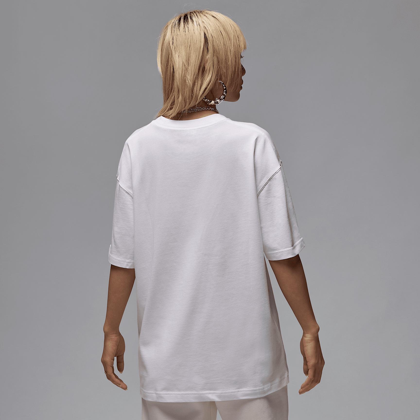 Jordan Flight Essentials Women's Oversized T-Shirt Product Image