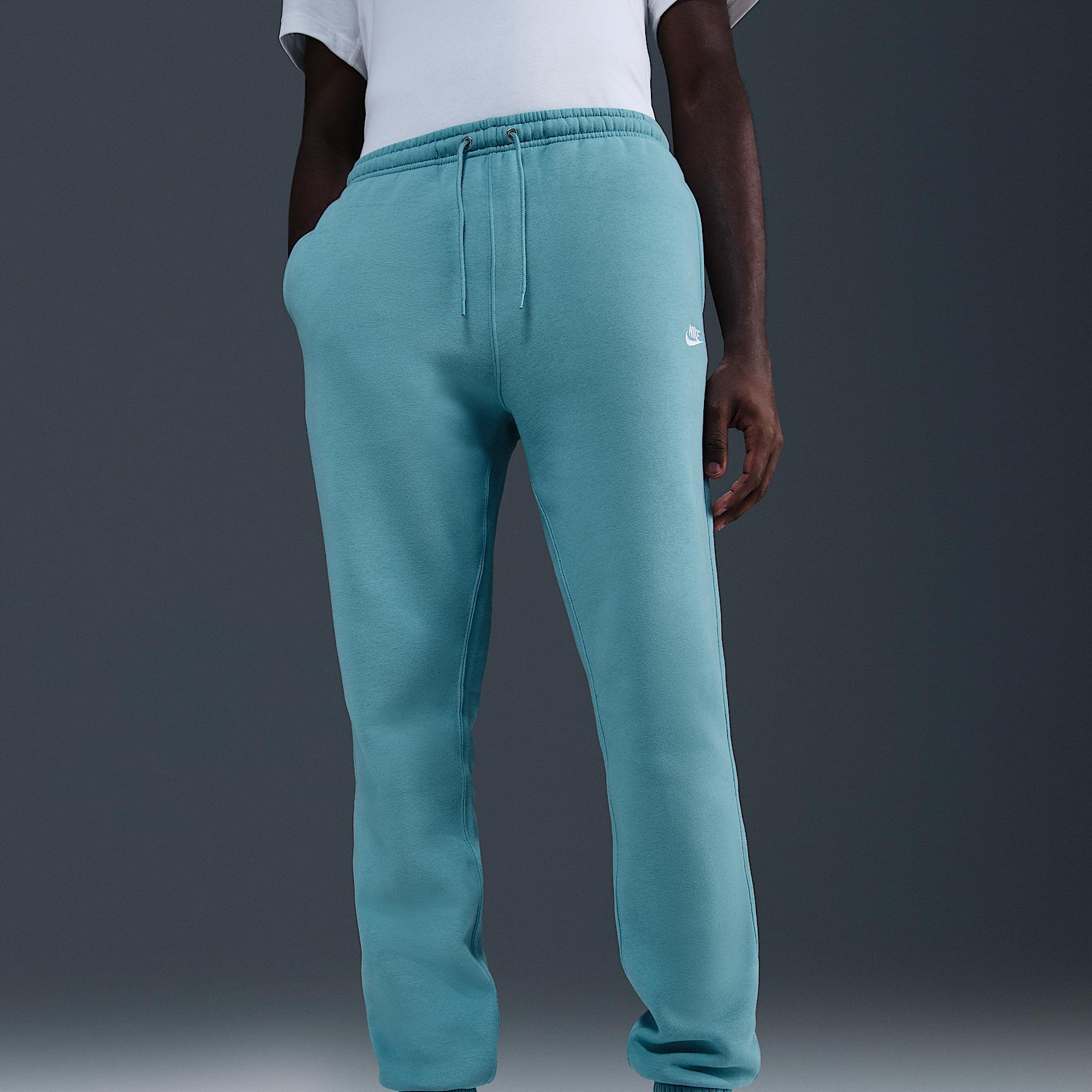 Nike Men's Club Cuffed Brushed Fleece Pants Product Image