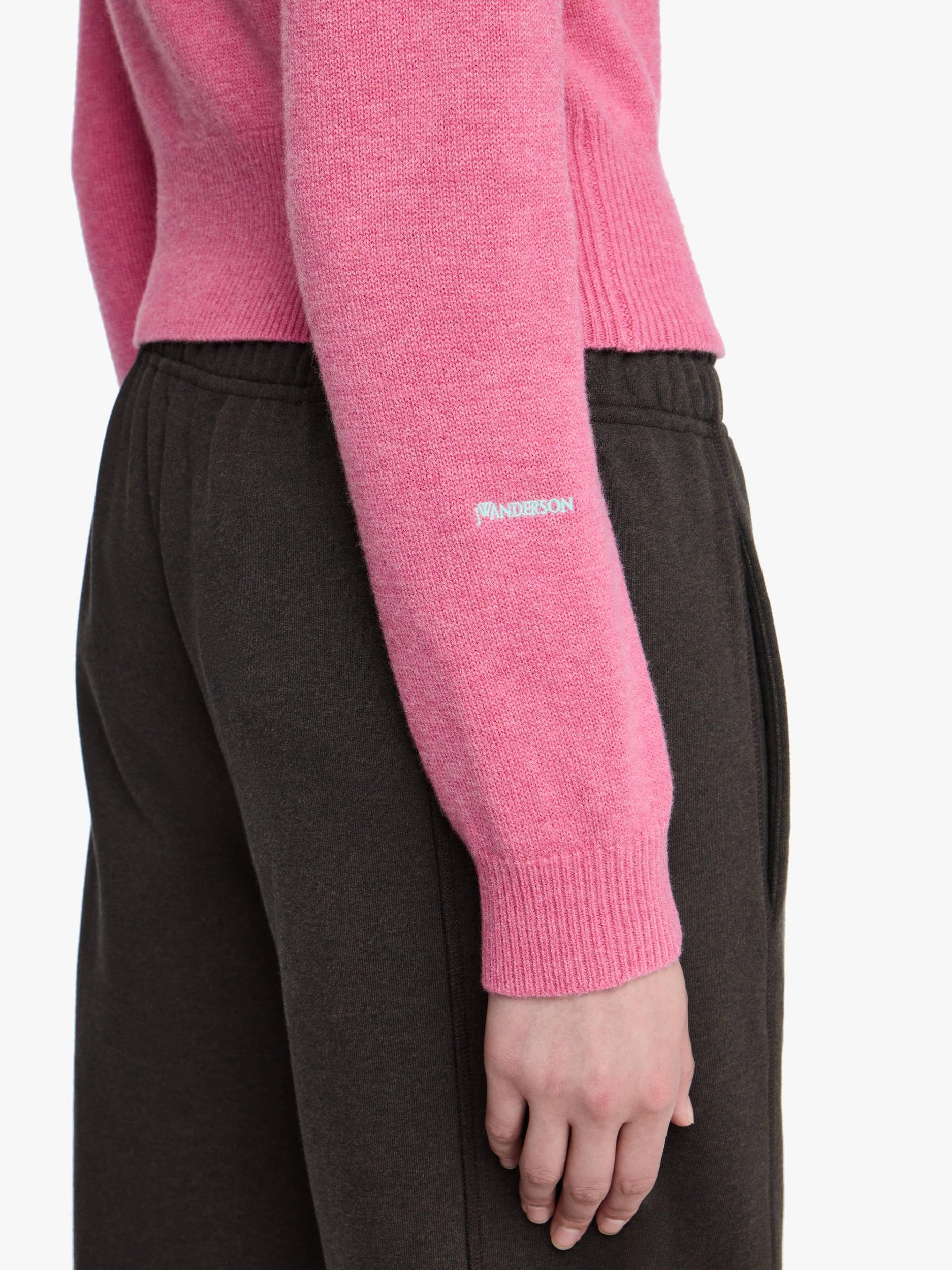 CONTRAST EMBROIDERY CARDIGAN Product Image