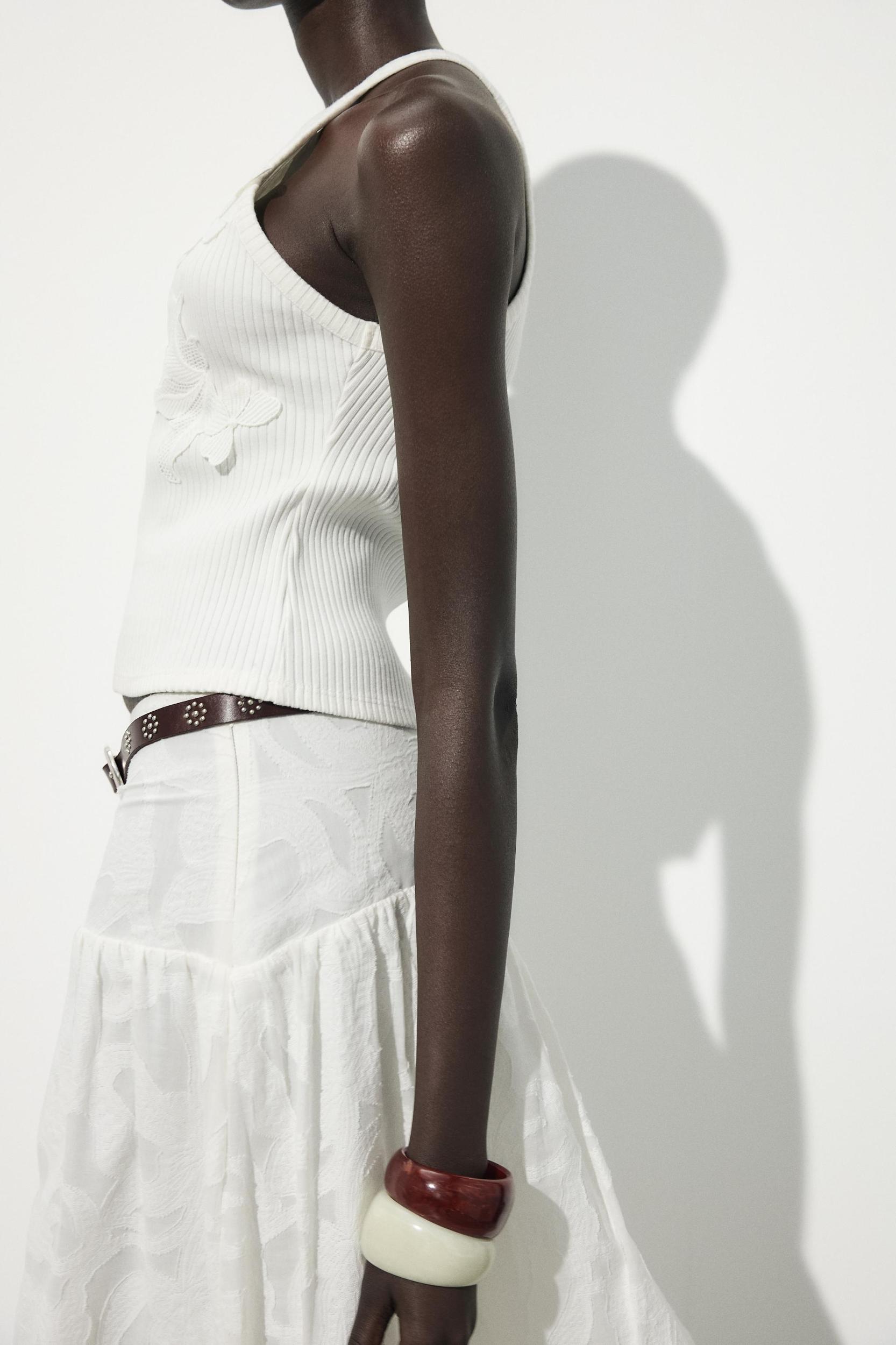 RIBBED EMBROIDERED TOP Product Image