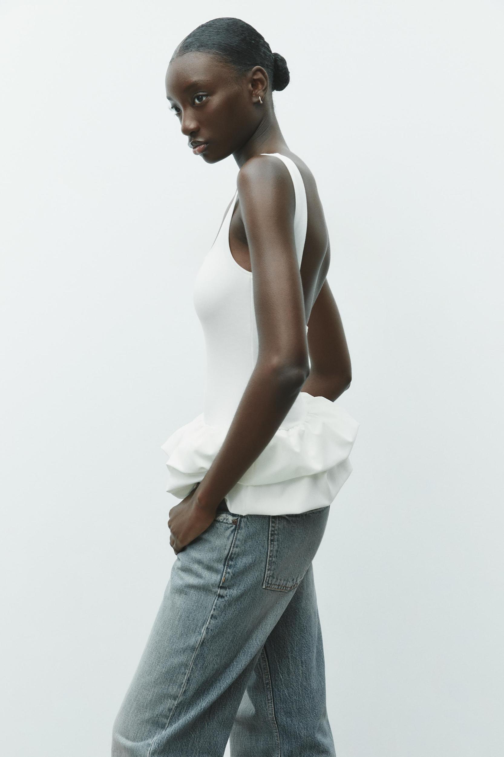 PUFF SLEEVE TOP Product Image