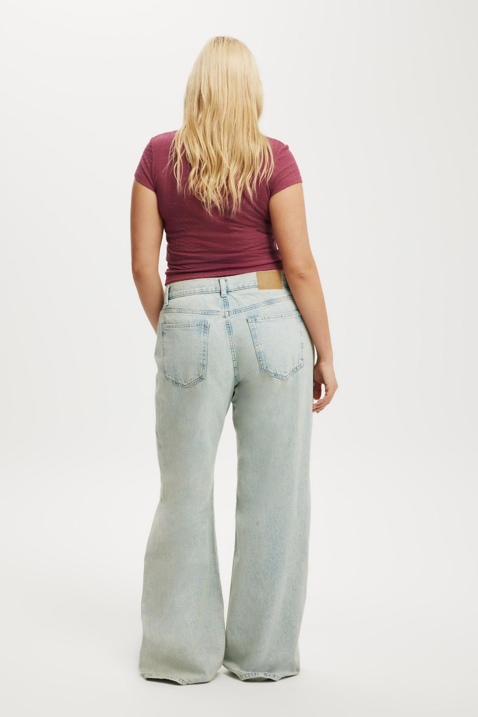 Relaxed Wide Jean Product Image