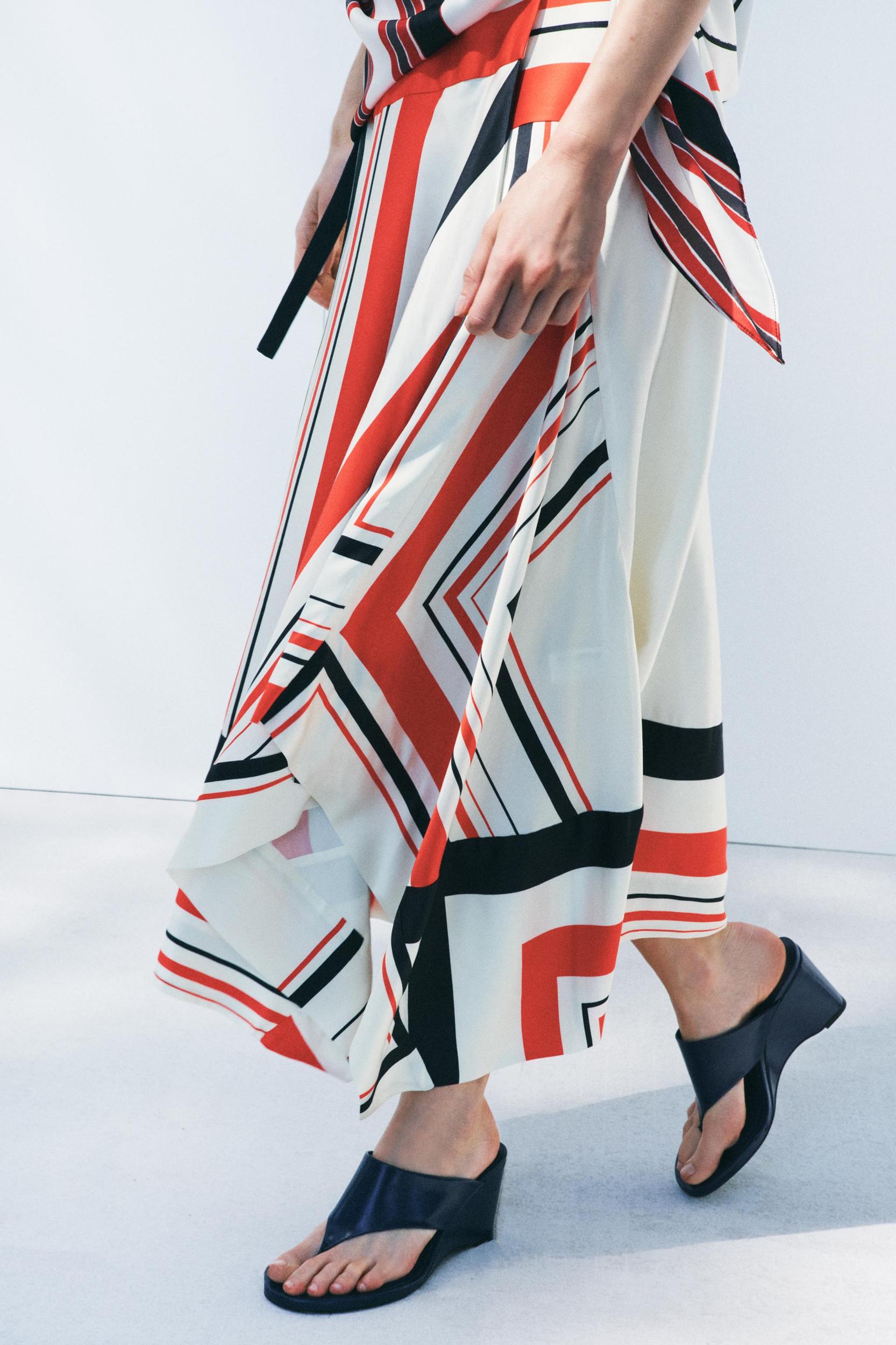 ASYMMETRIC STRIPED SKIRT ZW COLLECTION Product Image