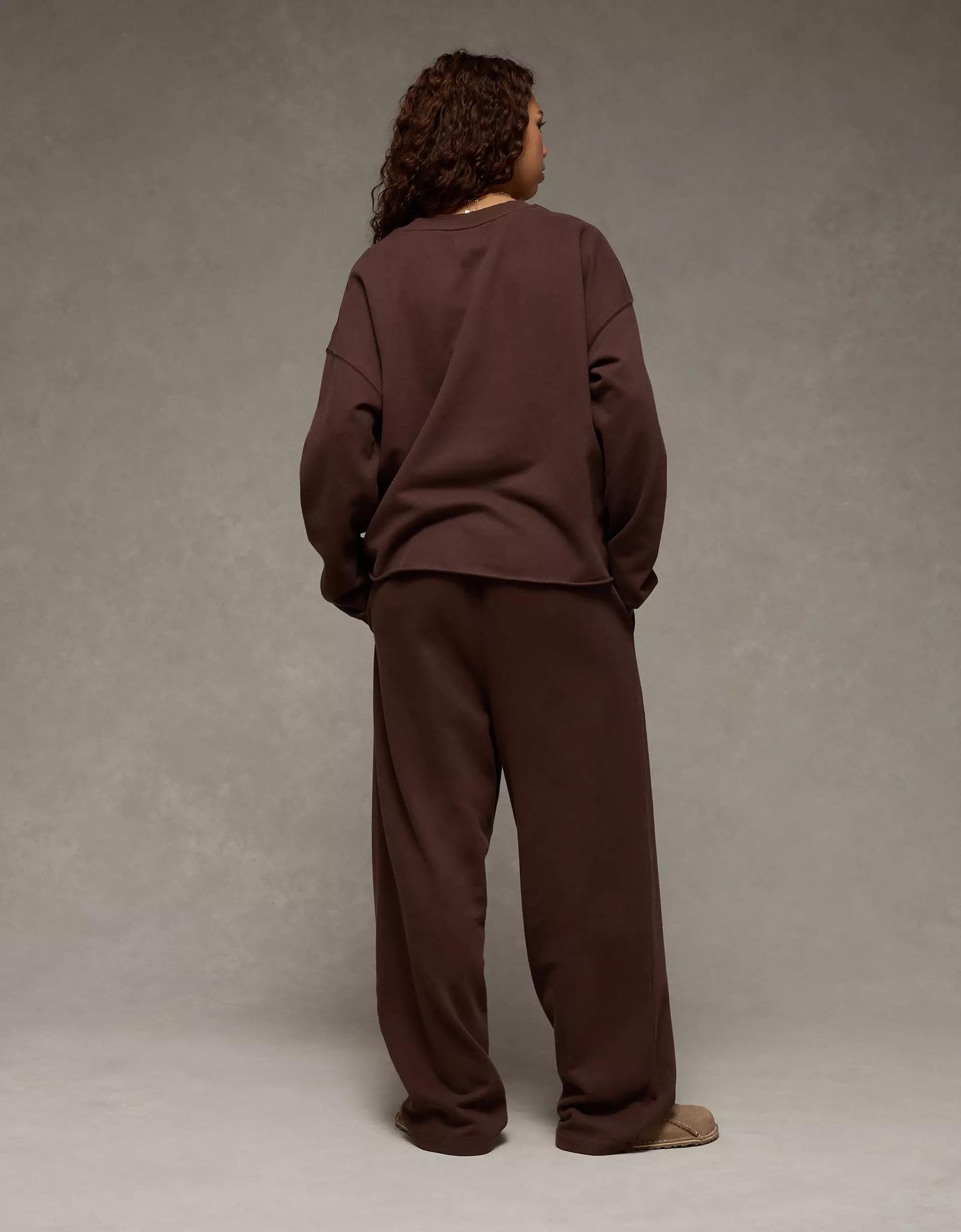 AE Everyday Luxe Barrel Sweatpant Product Image