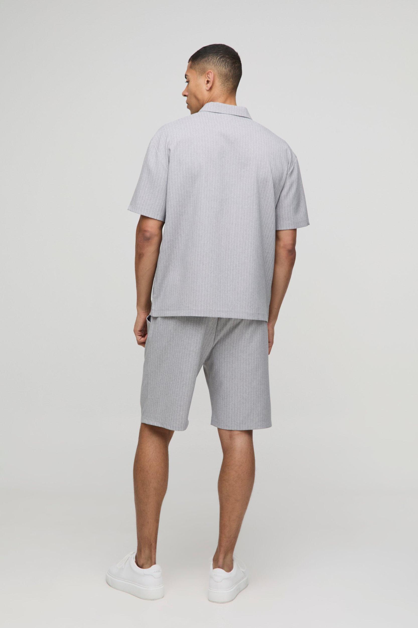 Relaxed Fit Striped Shorts | boohooMAN USA Product Image