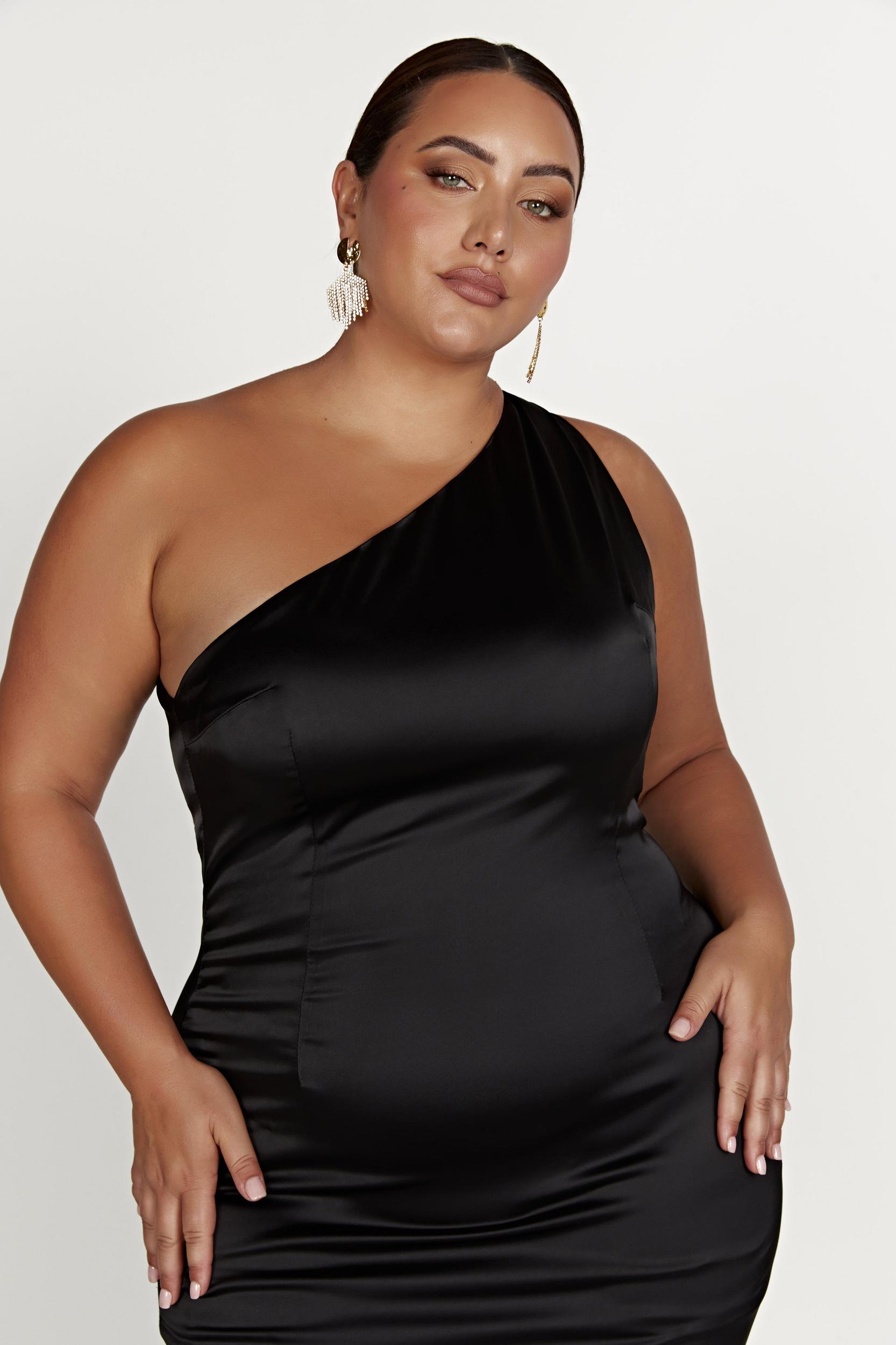 Harper One Shoulder Gown - Black Product Image