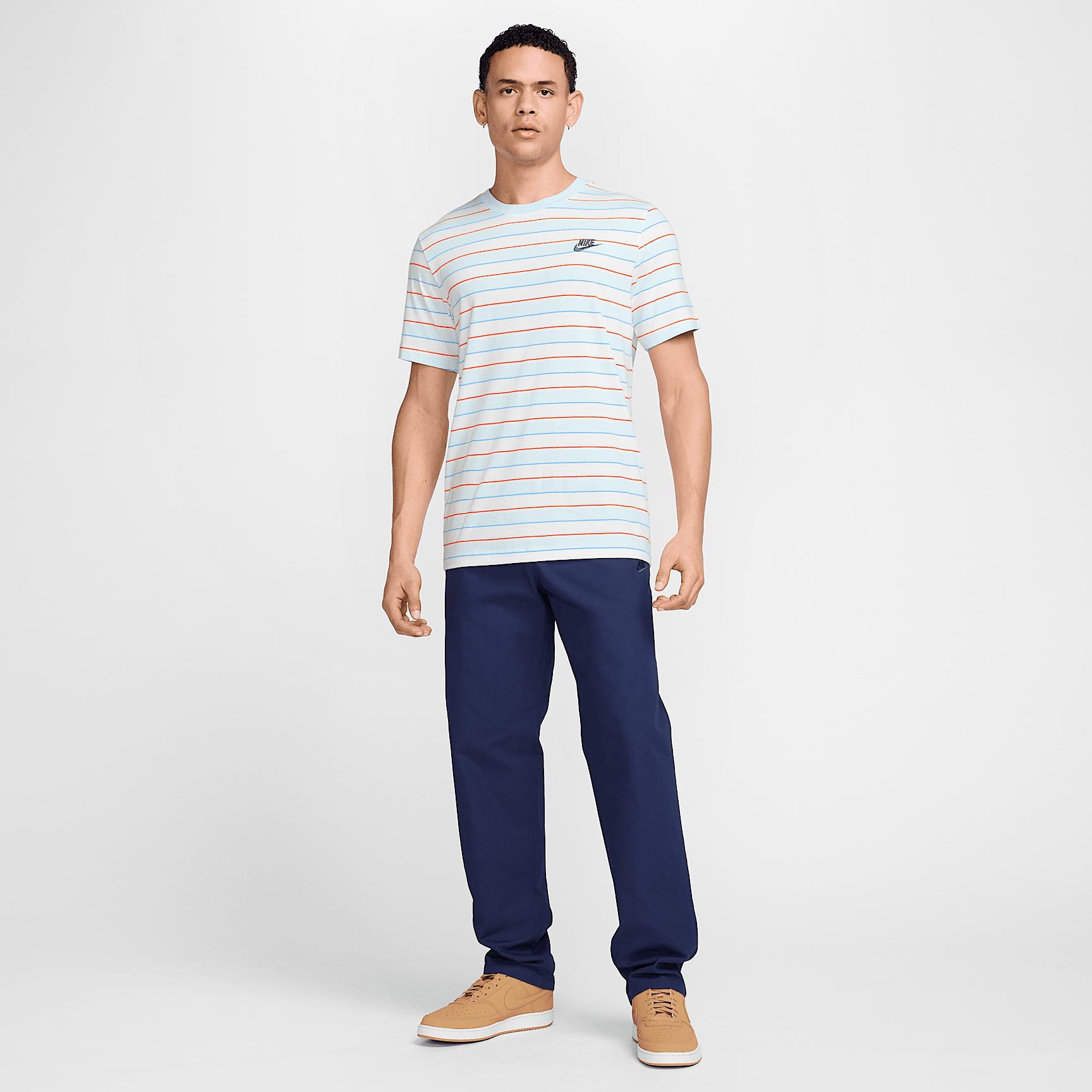 Nike Men's Club T-Shirt Product Image