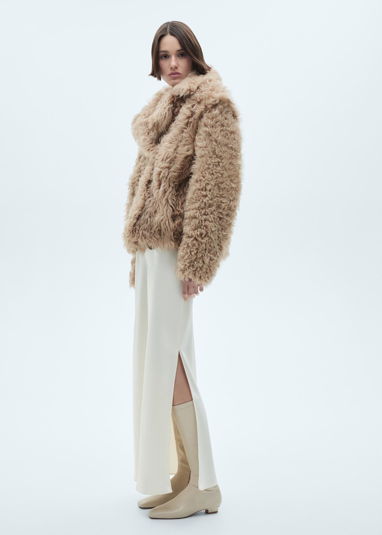 Reversible fur coat - Women | MANGO USA Product Image