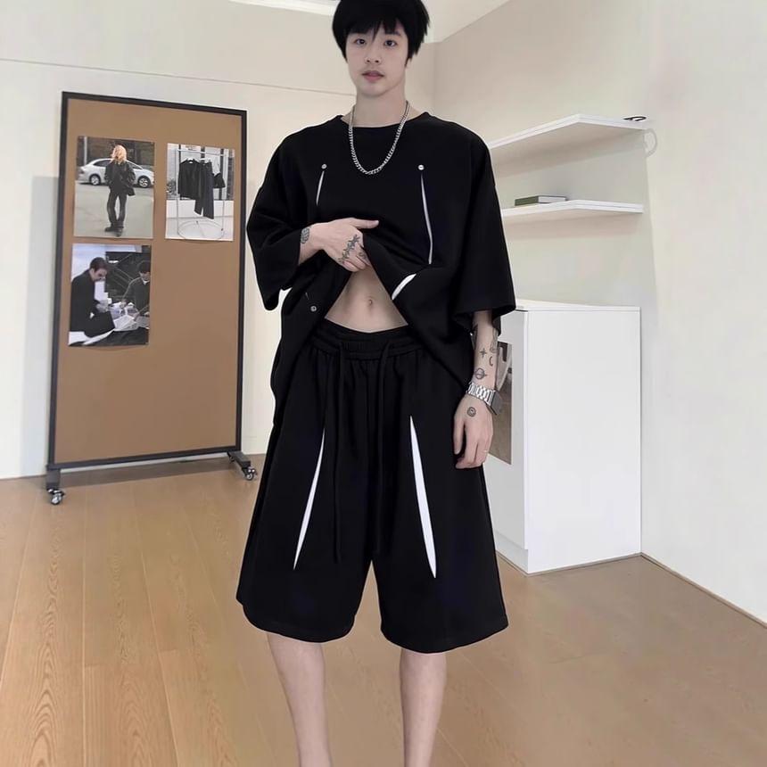Set: Short Sleeve Crew Neck Two Tone Panel T-Shirt + Drawstring Waist Sweat Shorts Product Image