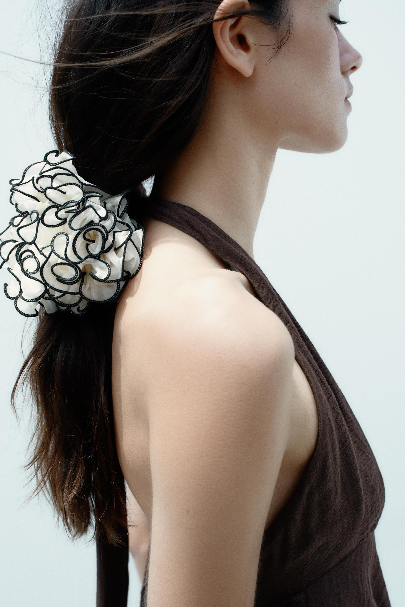 CONTRAST GAUZE MAXI SCRUNCHIE Product Image