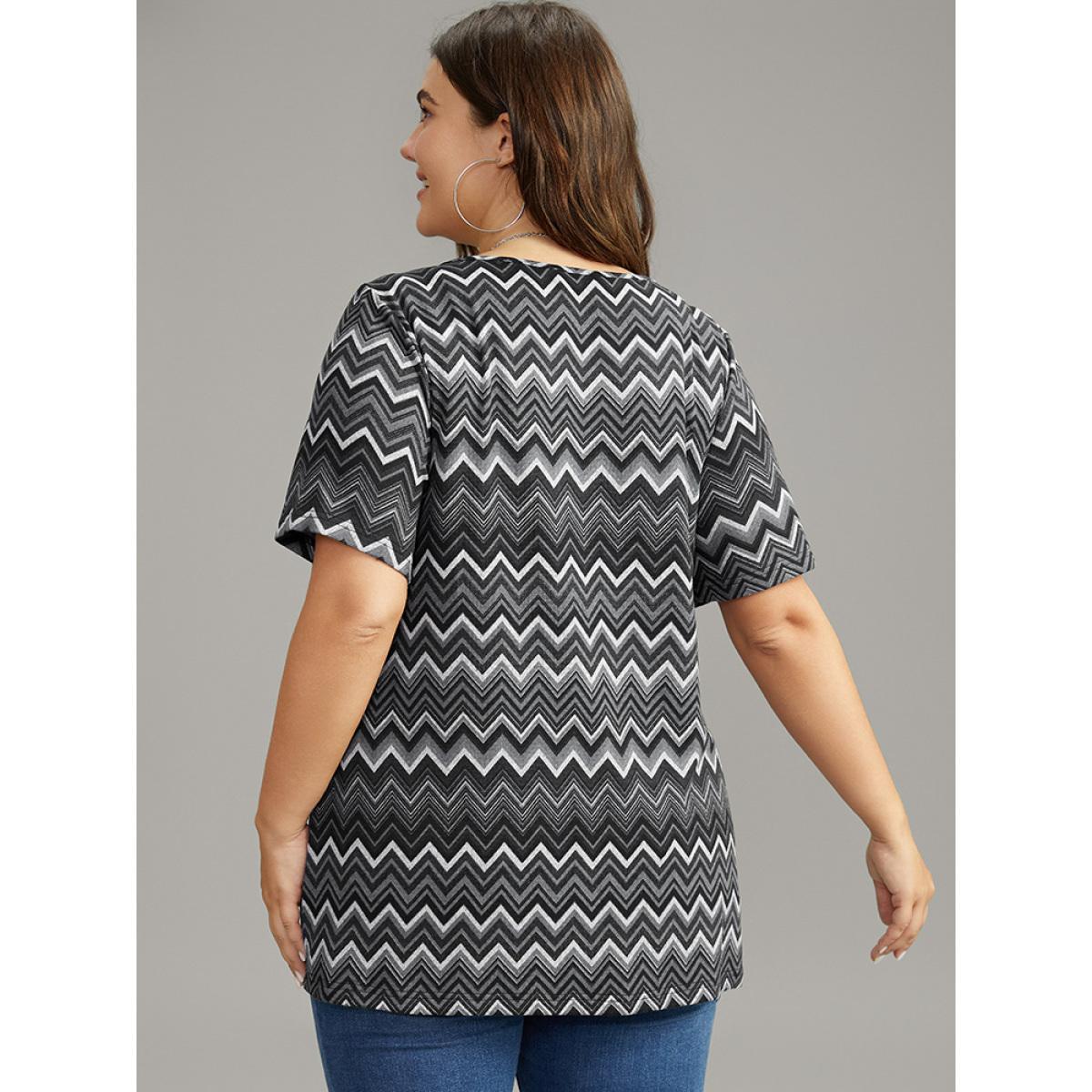 Plus Size Geometric Striped Short Sleeve T-shirt Gray Women Casual Printed Geometric Round Neck Dailywear T-shirts BloomChic 12/L Product Image