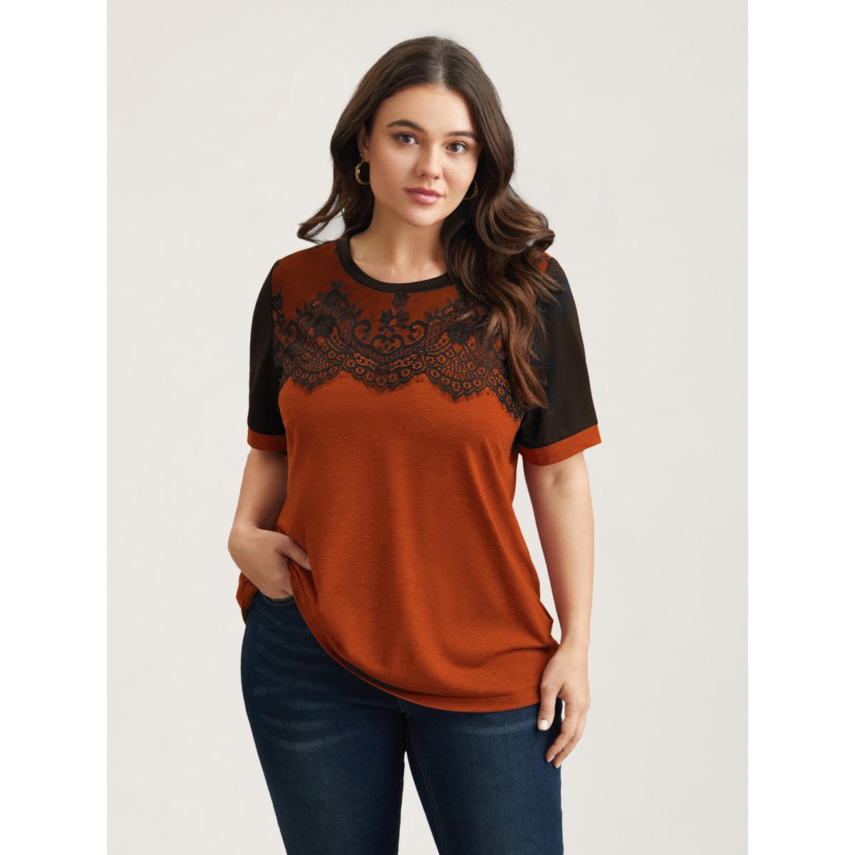 Plus Size Stretchy Scalloped Lace Color Contrast T-Shirt Aegean Women Timeless Contrast Round Neck Elegant T-shirts BloomChic 26/4X Product Image
