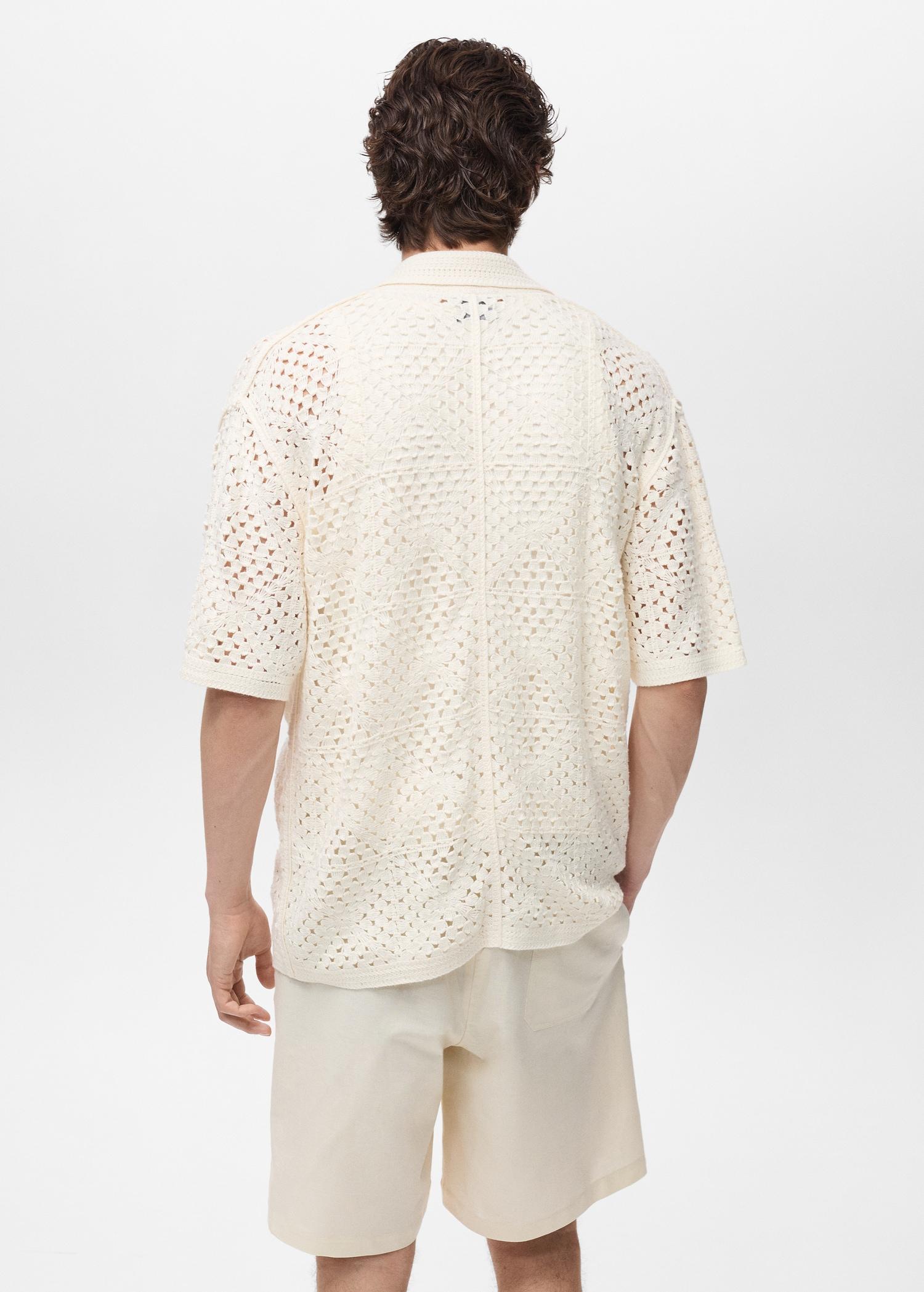Bowling shirt with crochet structure - Men | MANGO USA Product Image