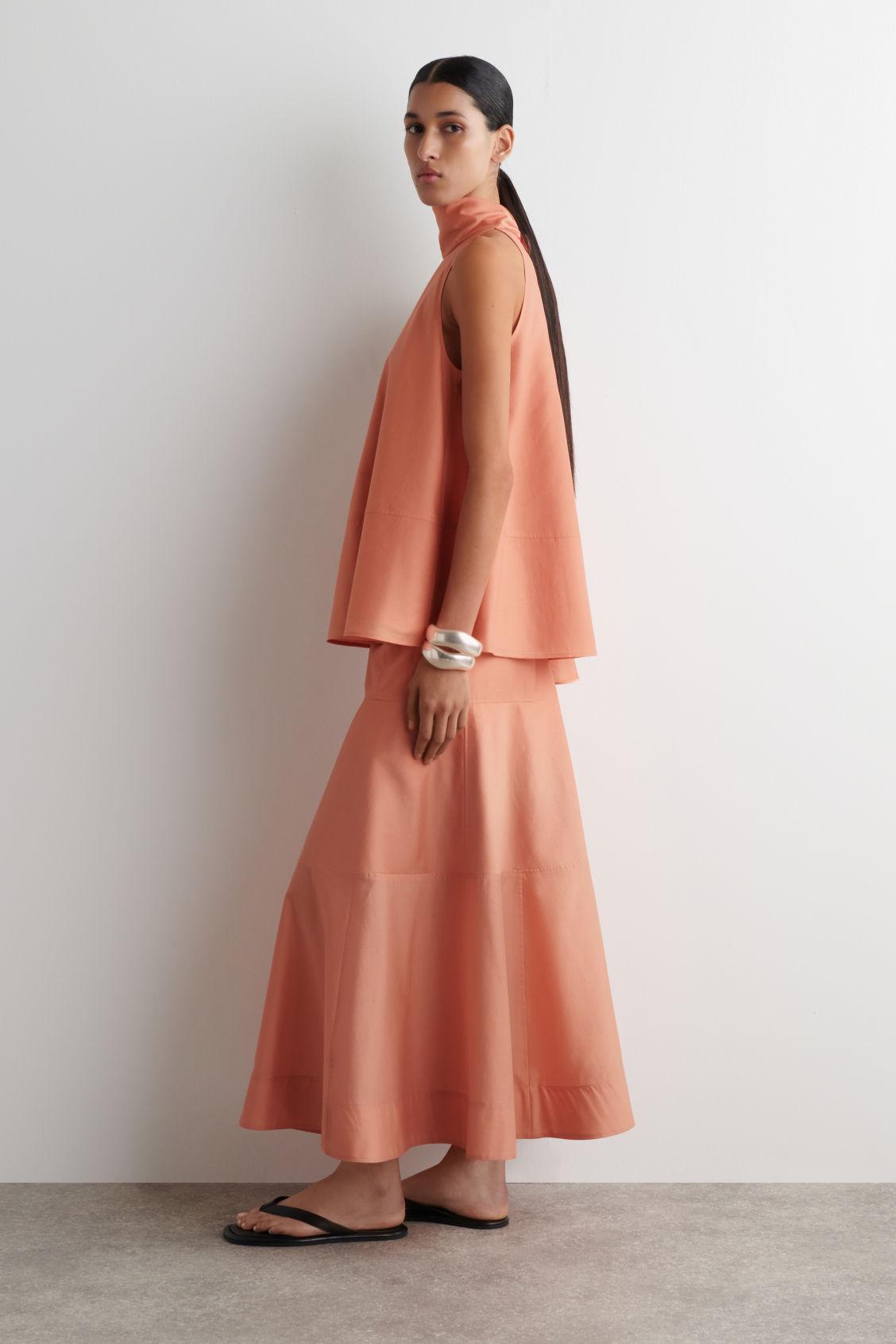 FLUID HALTERNECK TOP Product Image