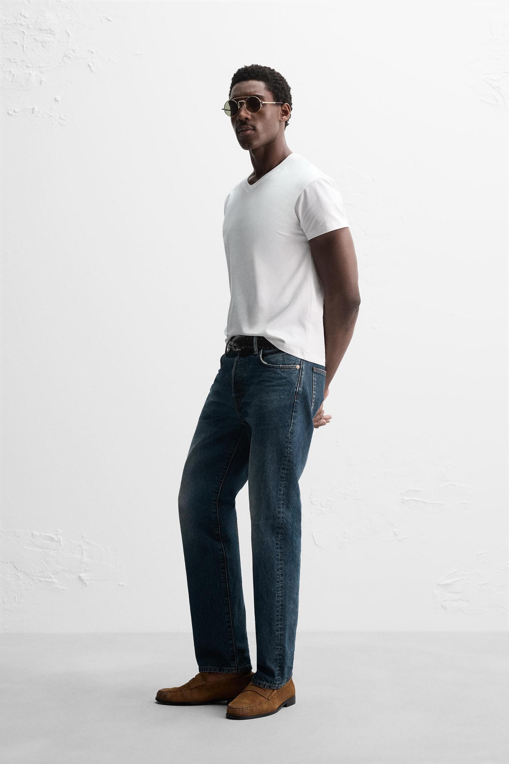 LIMITED EDITION V-NECK T-SHIRT Product Image