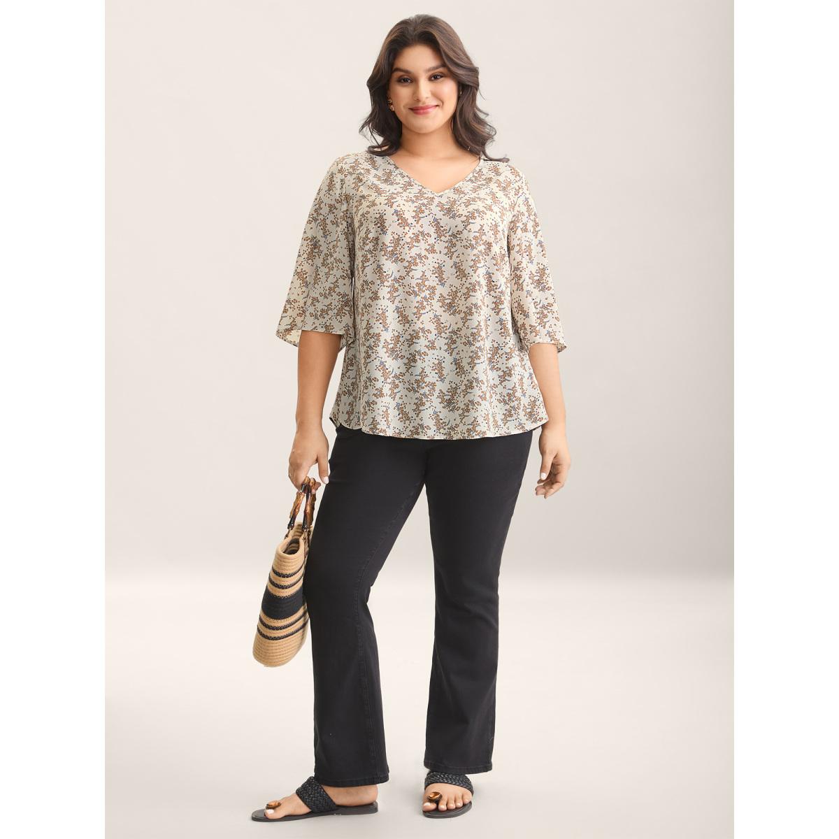 Plus Size WhiteSmoke Floral Print Curvy Hem V-Neck Shirt Women Resort Elbow-length sleeve V-neck Vacation Blouses BloomChic 18-20/2X Product Image