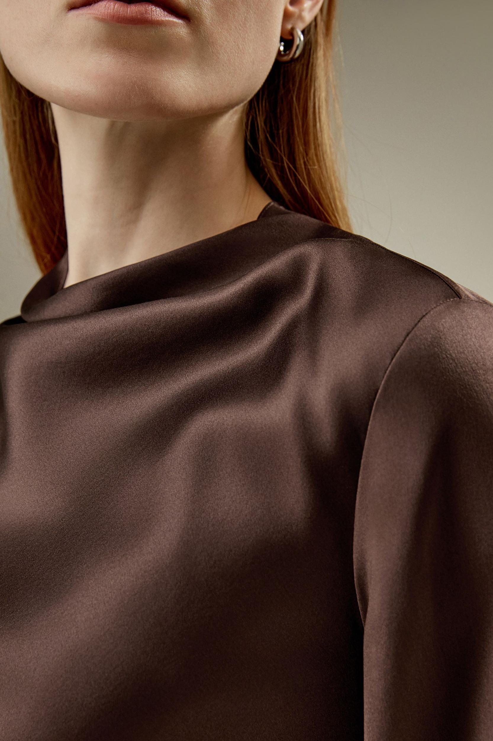 Bell sleeves minimalist silk top Product Image