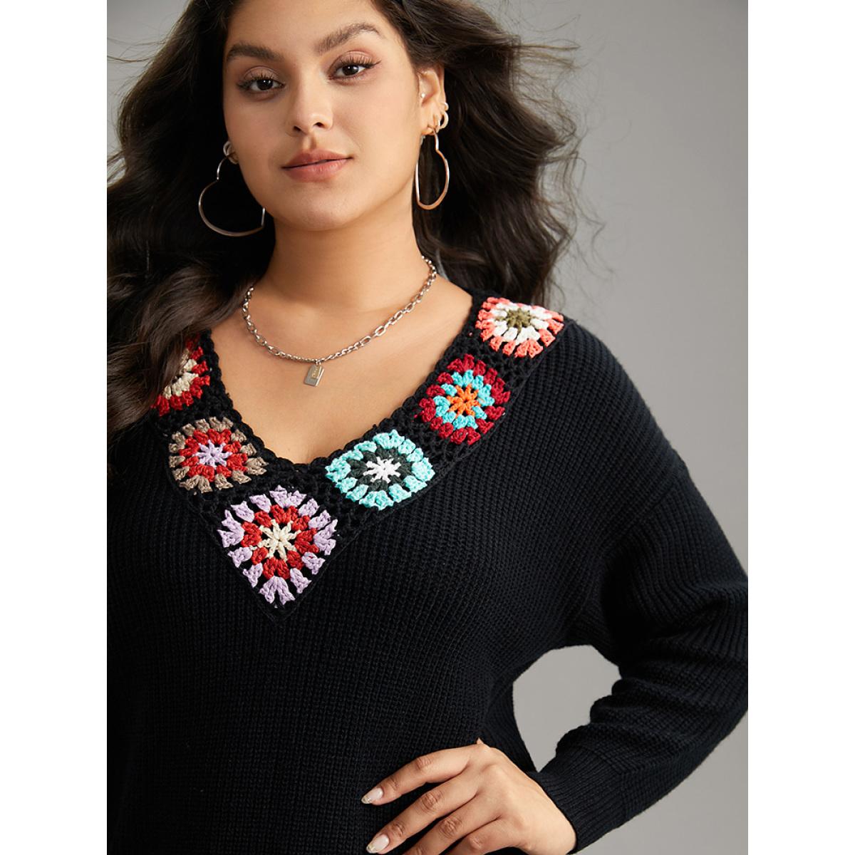 Plus Size Plain Floral Broderie Anglaise Contrast Pullover Black Women Casual Loose Long Sleeve V-neck Dailywear Pullovers BloomChic 12/L Product Image