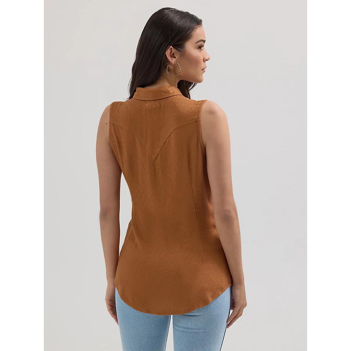 Women's Wrangler Retro® Textured Slim Western Snap Tank Product Image