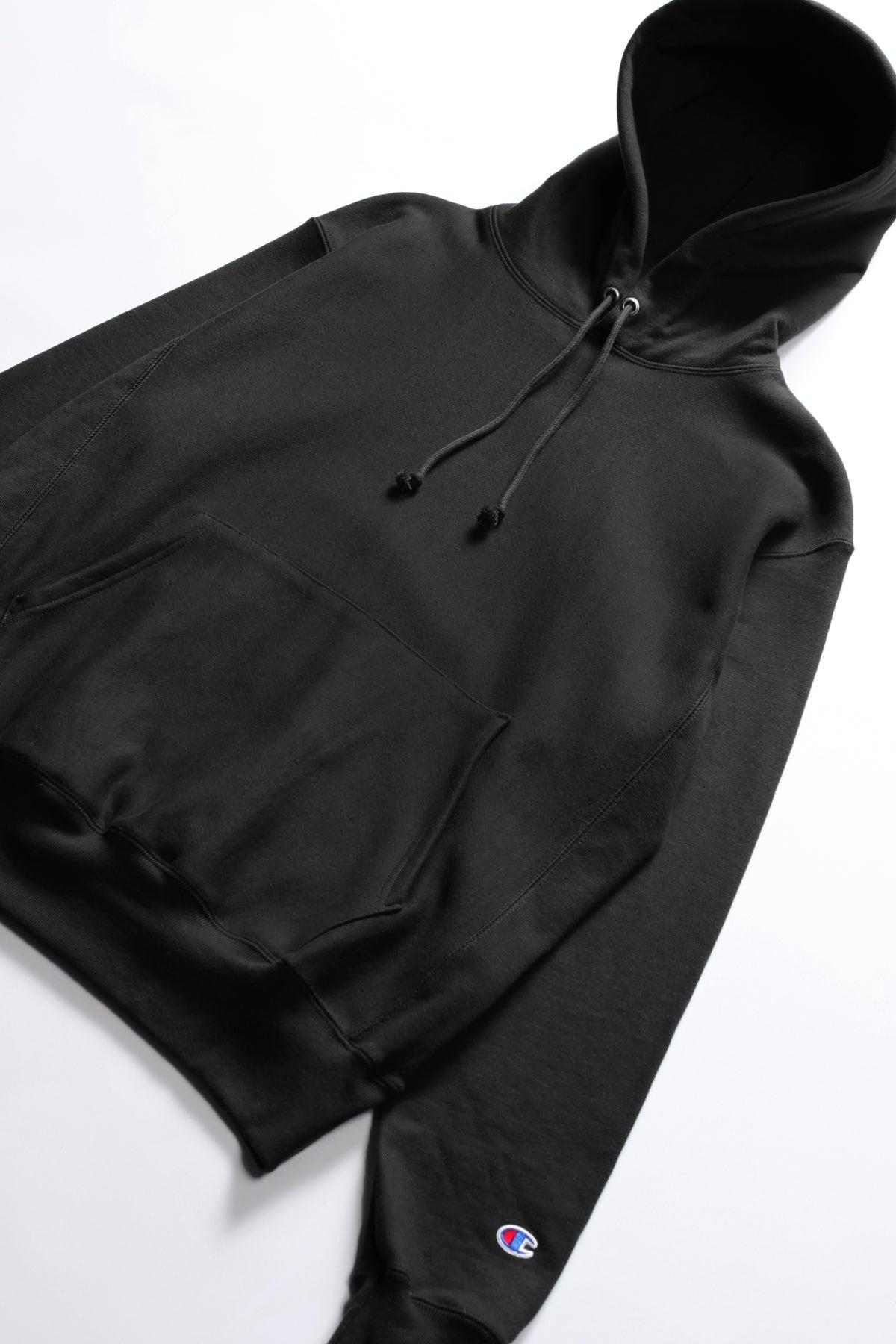 Champion - 12oz USA Reverse Weave Hoodie - Black Product Image