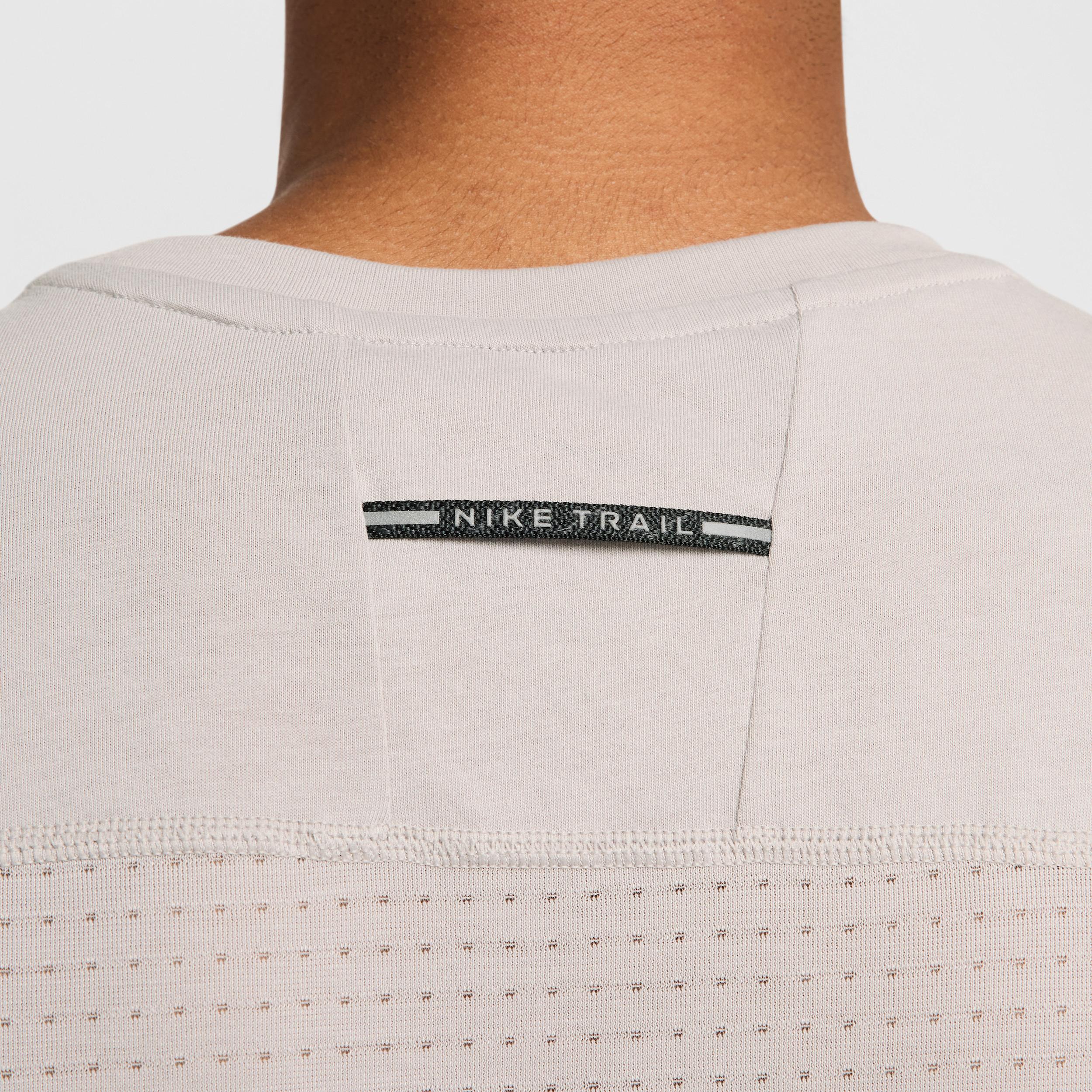 Nike Men's Solar Chase Dri-FIT ADV Short-Sleeve Running Top Product Image