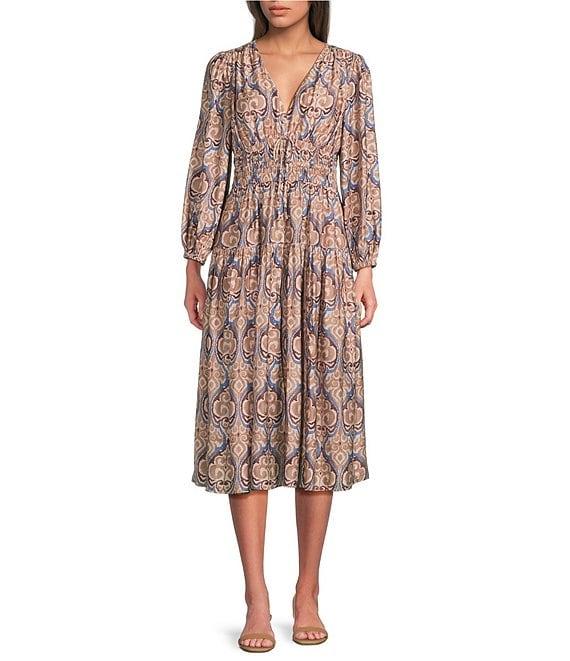 Current Air Medallion Print V-Neck Long Sleeve Pleated Midi Dress Product Image