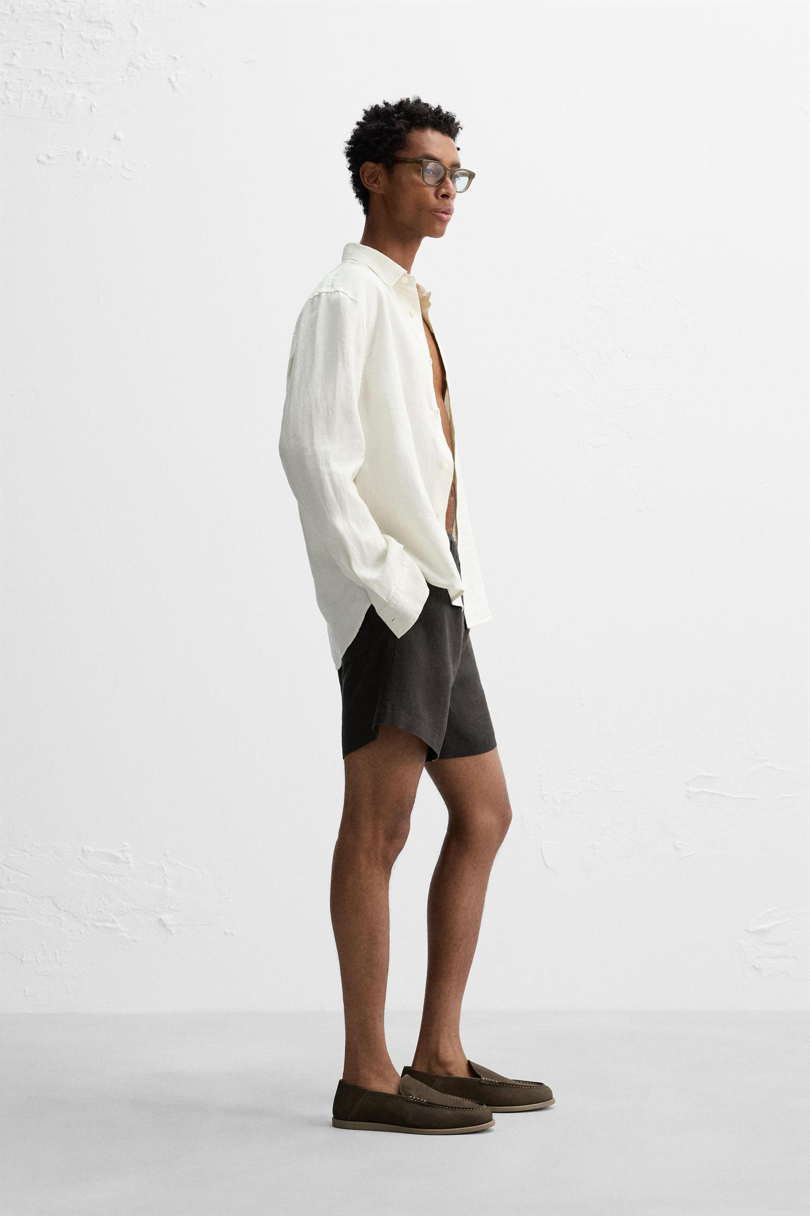 100% LINEN BERMUDA SHORTS Product Image