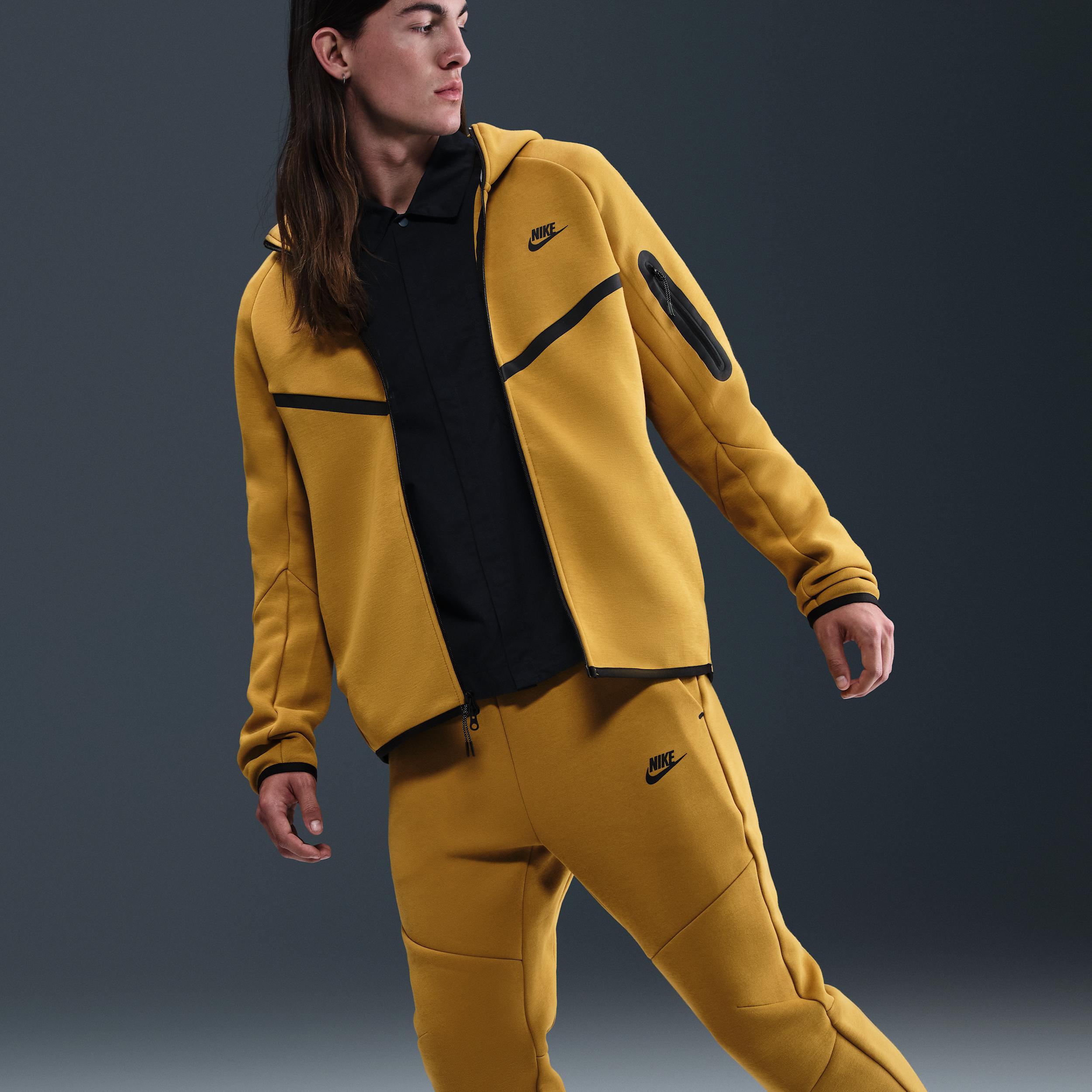 Nike Men's Tech Fleece Jogger Pants Product Image