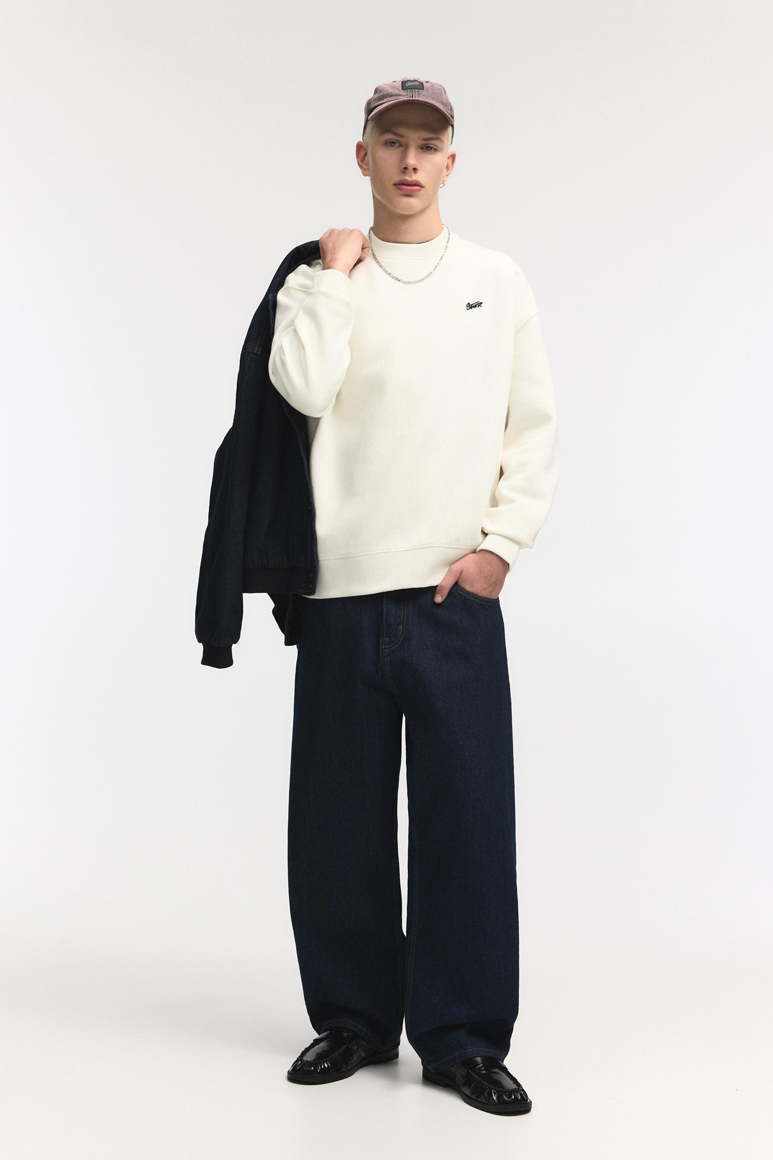 Round neck STWD sweatshirt Product Image
