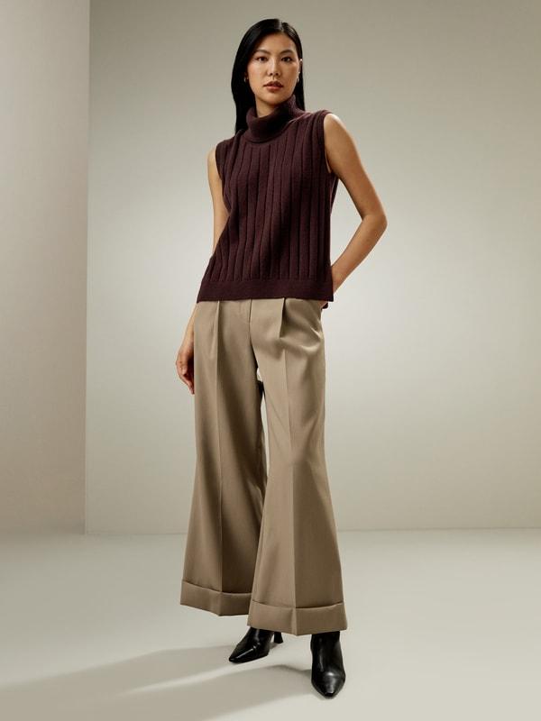 Turtleneck Sleeveless Cashmere Vest Product Image