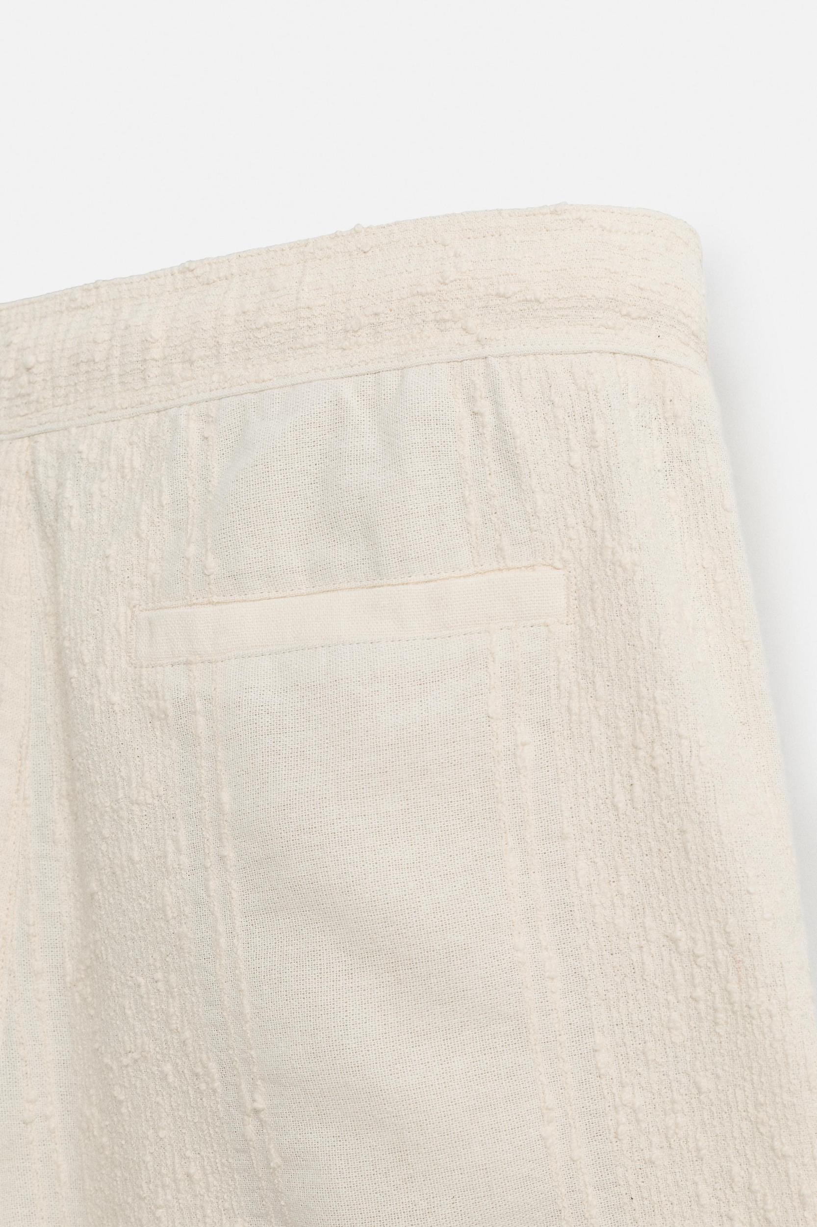 JACQUARD TEXTURED SHORTS Product Image