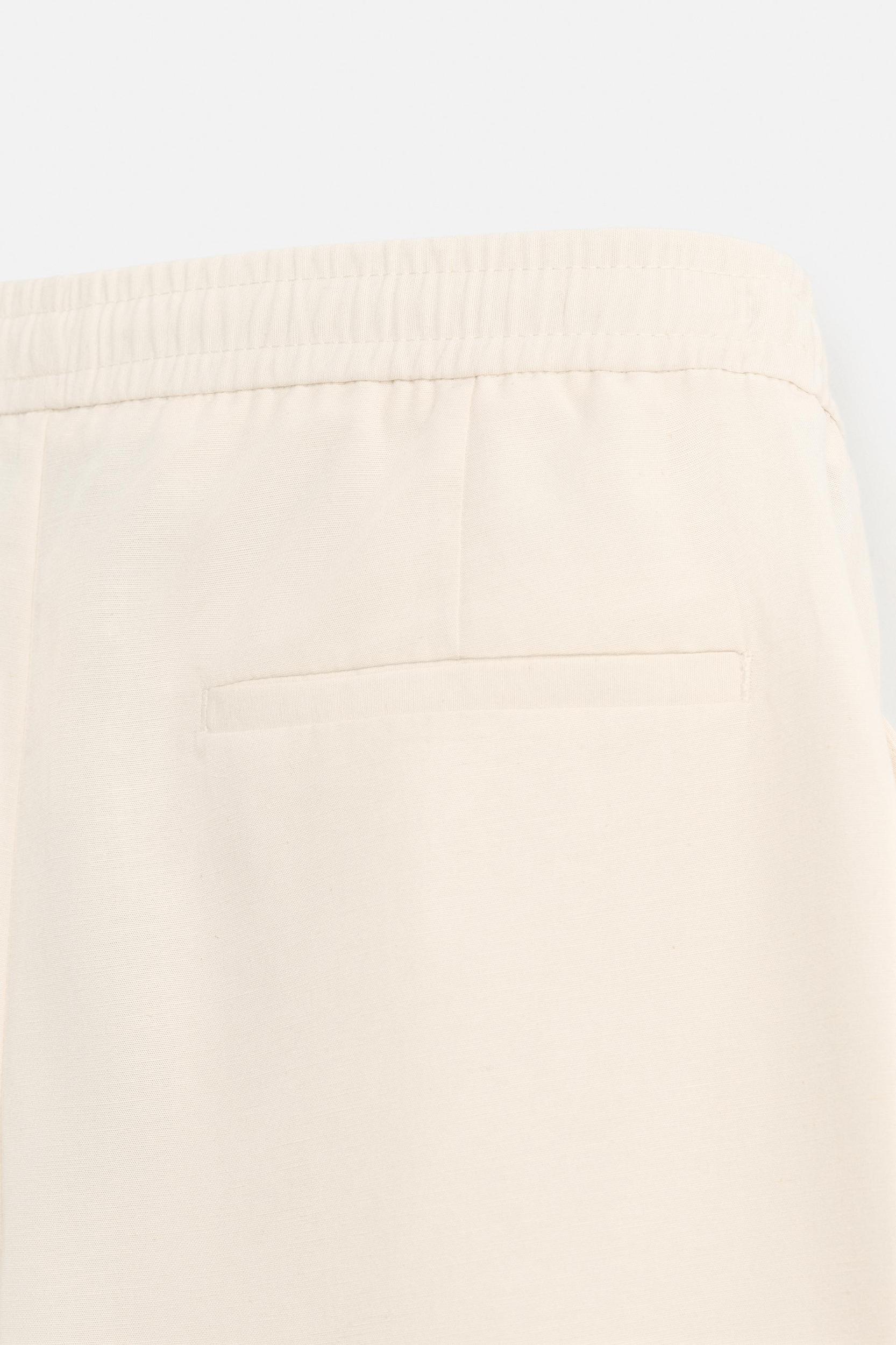 TEXTURED REGULAR FIT SHORTS Product Image