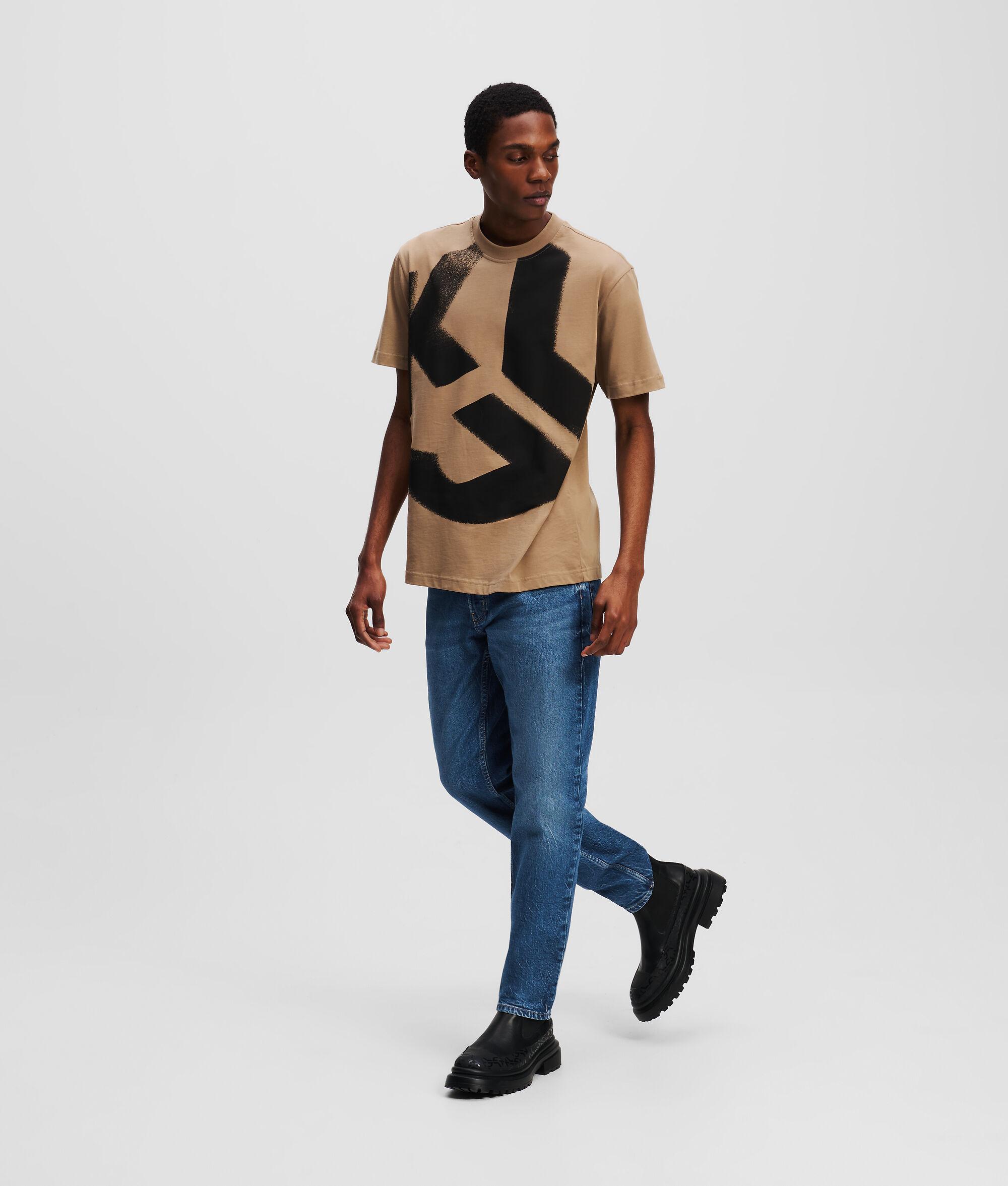 TAPERED JEANS Product Image