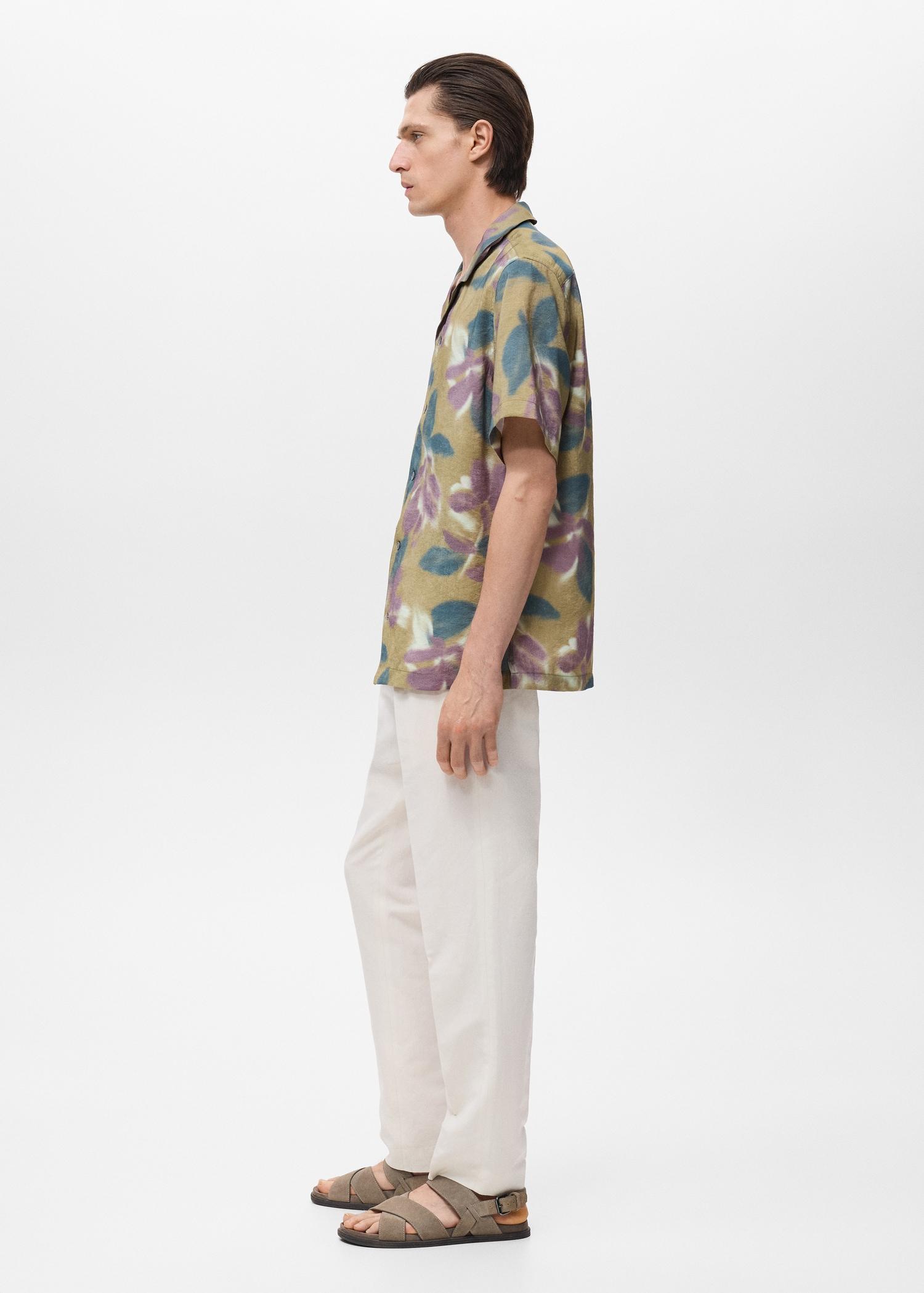 Printed short-sleeved shirt - Men | MANGO USA Product Image