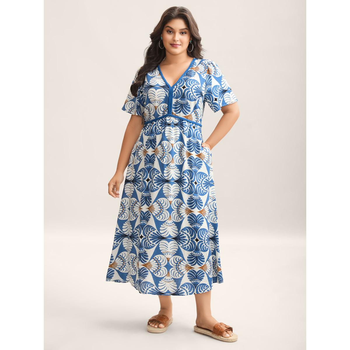 Plus Size Shell Print Lace Detail Flowy Maxi Dress Cerulean Women Boho V-neck Short sleeve Curvy BloomChic 10/M Product Image
