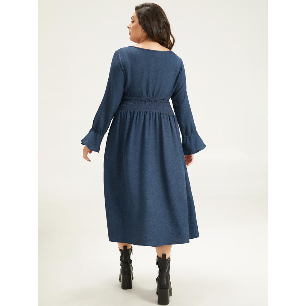 Plus Size Plain Shirred Patchwork Gathered Dress Indigo Women Casual Elastic cuffs V-neck Long Sleeve Curvy Midi Dress BloomChic 12/L Product Image