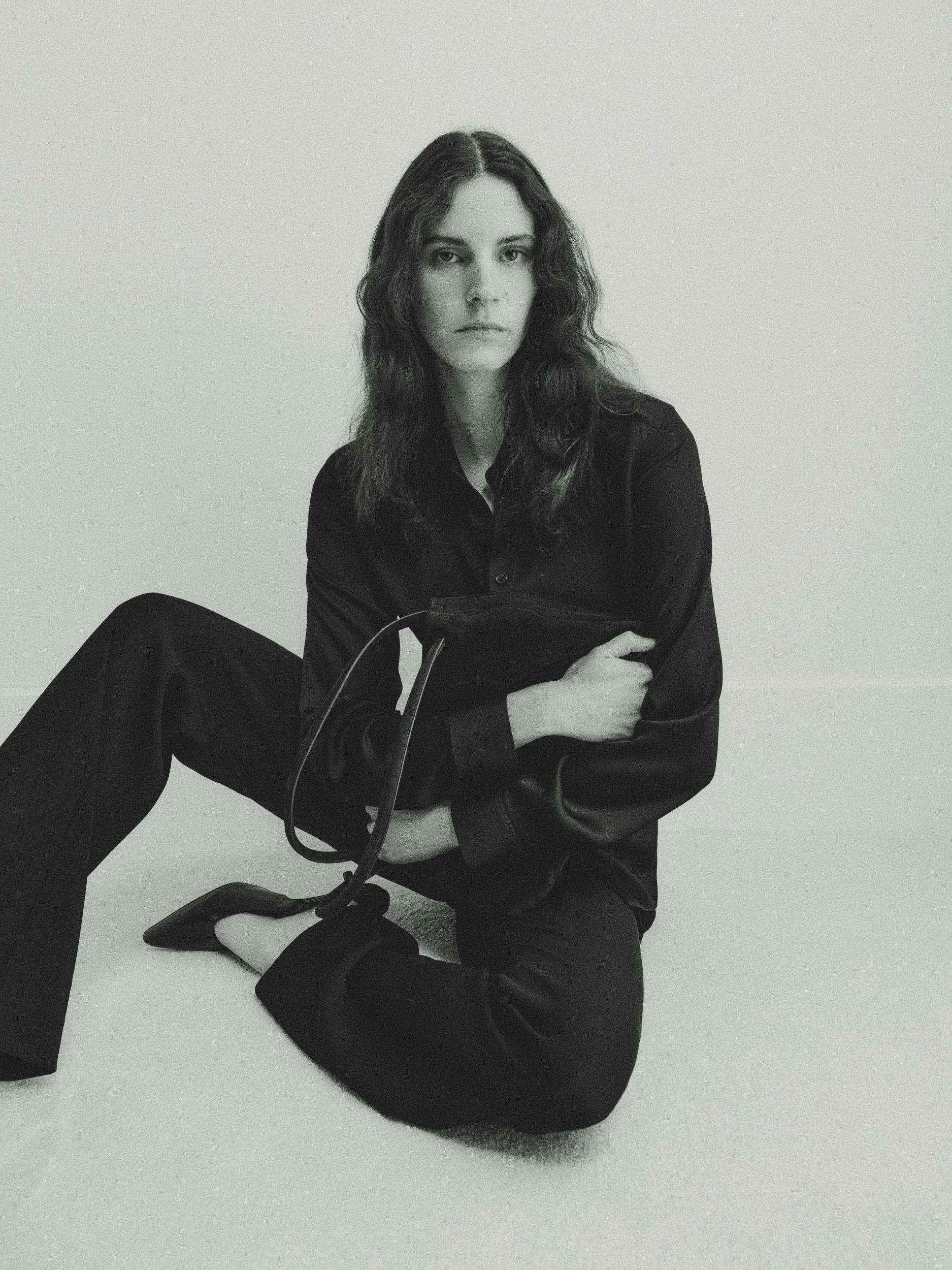 Leather and split leather medium bag with compartments Product Image