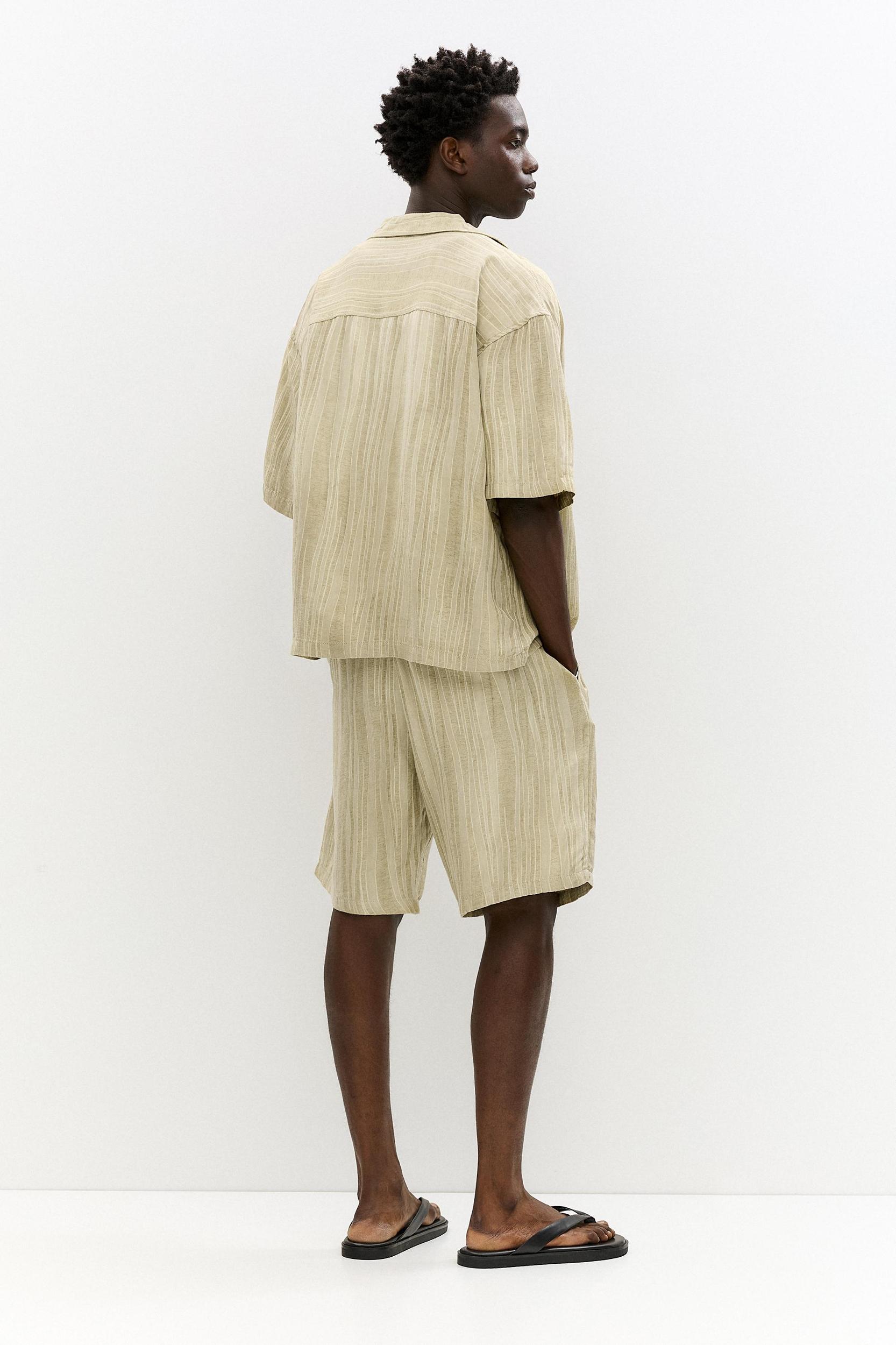 Striped short sleeve shirt Product Image