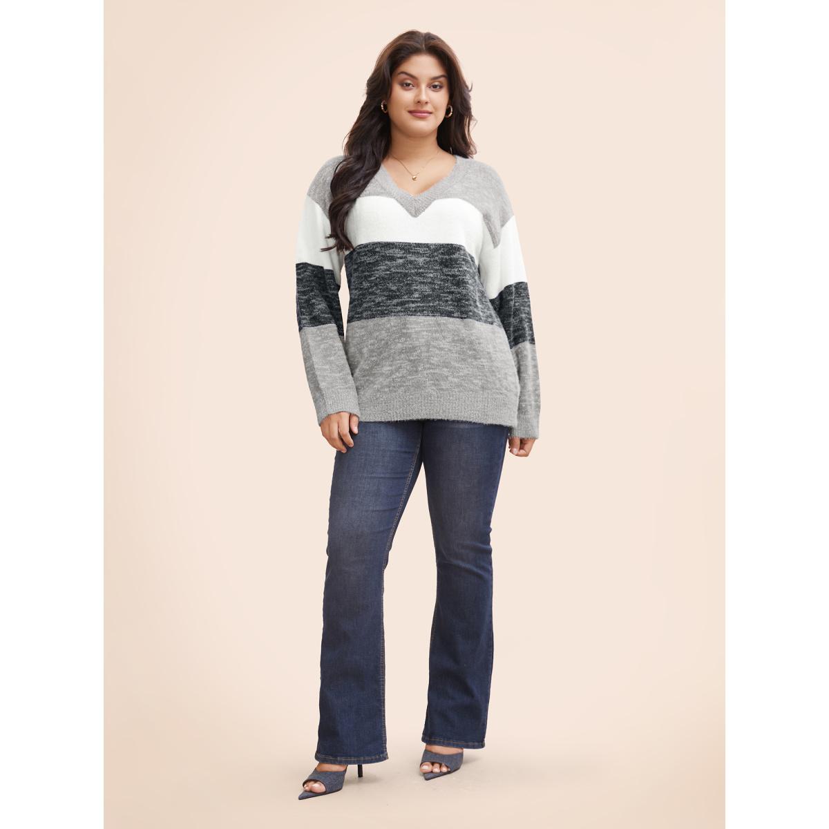Plus Size Colorblock Contrast Super Soft Plush Knit V Neck Pullover DarkGray Women Elegant Loose Long Sleeve V-neck Dailywear Pullovers BloomChic 30/6X Product Image