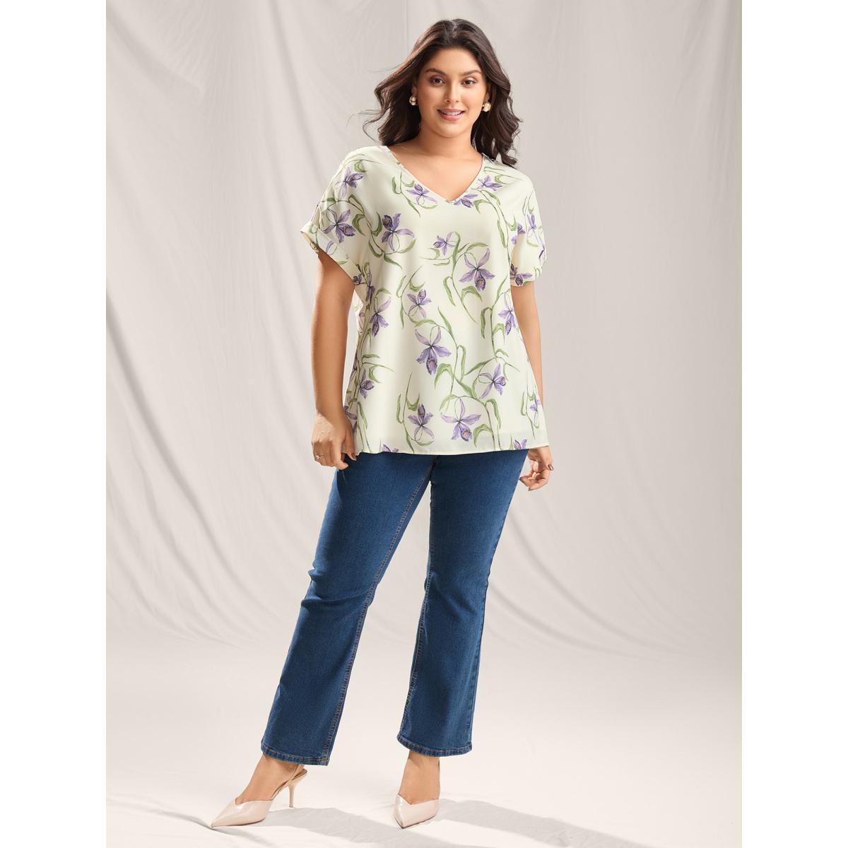 Plus Size Beige Large Flower Print Curved Hem Blouse Women Short sleeve V-neck Everyday-Elegant Blouses BloomChic 14-16/1X Product Image