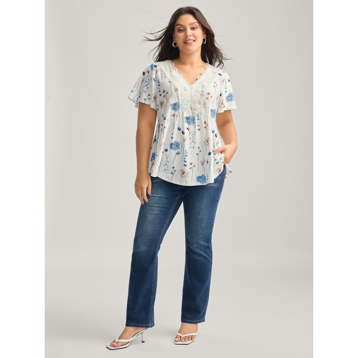 Plus Size Floral Lace-Trimmed Textured Babydoll Top Originalwhite Women Timeless V-neck Elegant T-shirts BloomChic 12/L Product Image