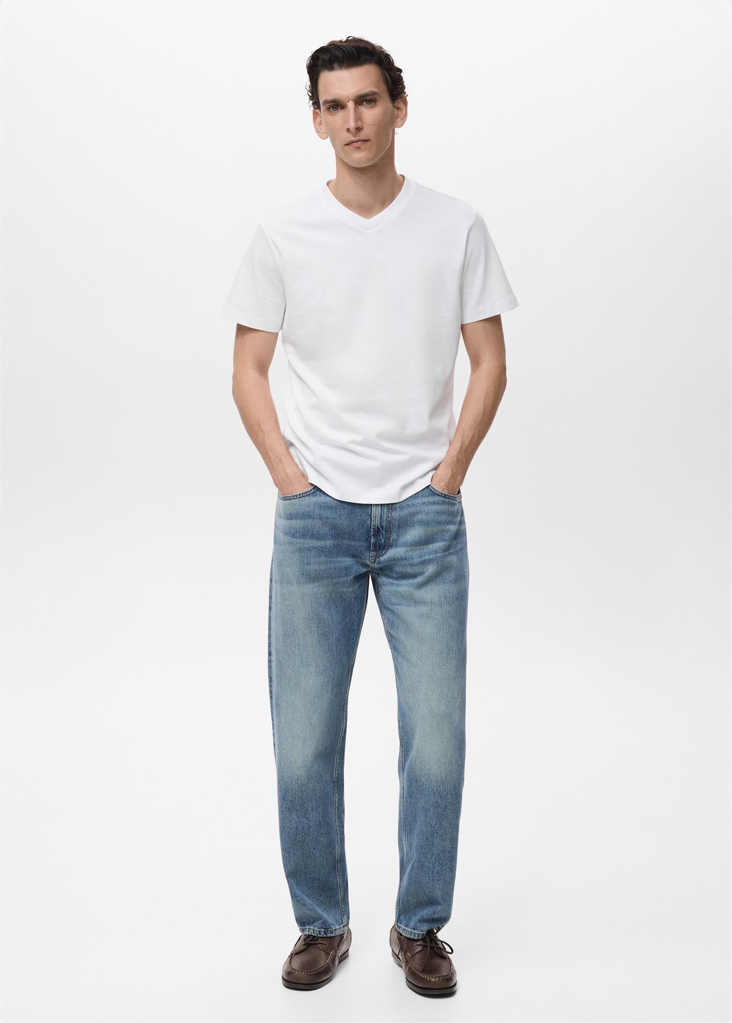 V-neck T-shirt - Men | MANGO USA Product Image