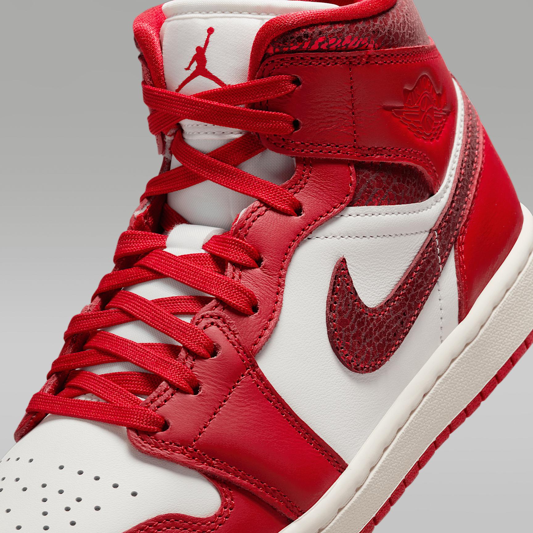 Women's Air Jordan 1 Mid SE Shoes Product Image
