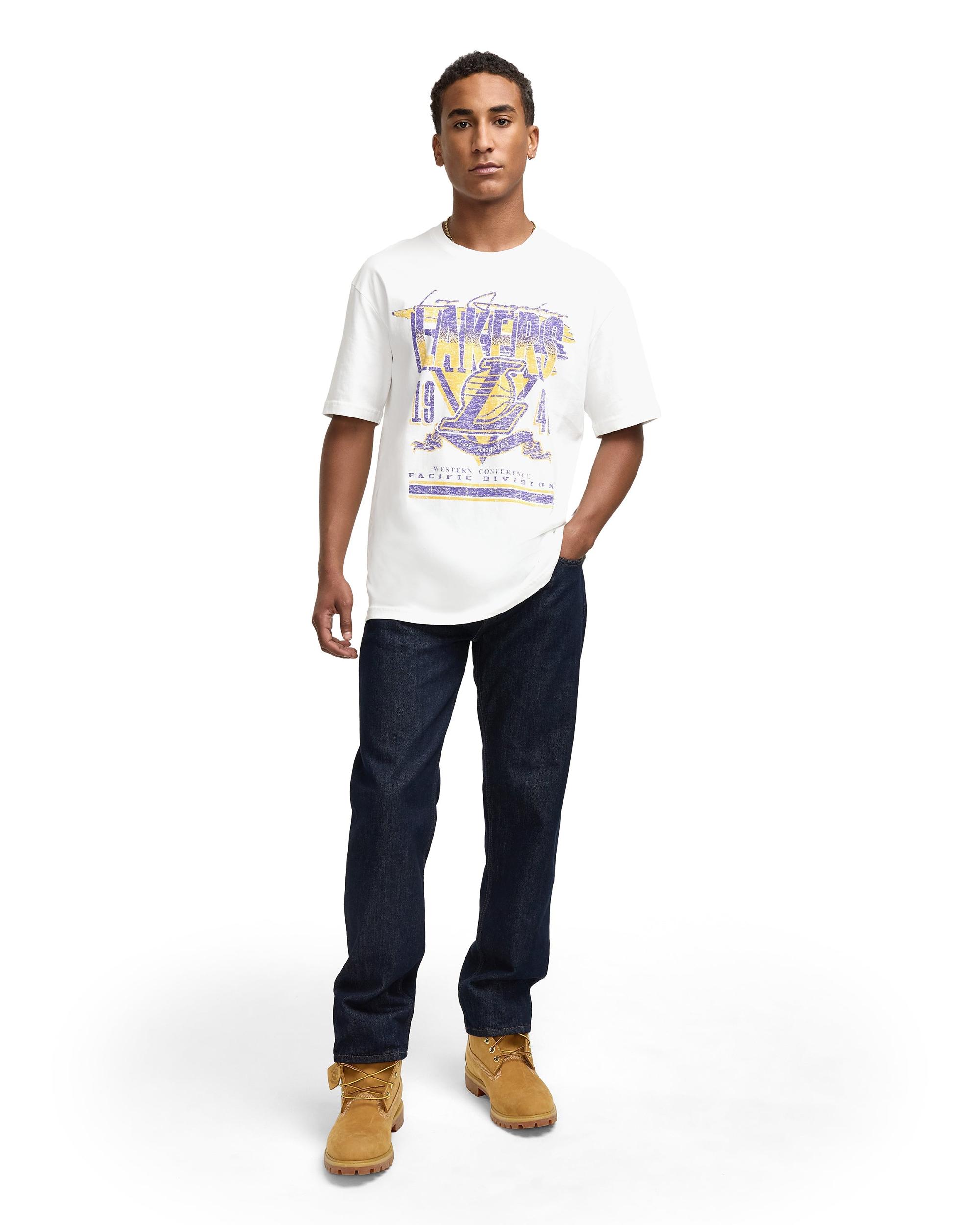 Philadelphia 76ers Sport Classics Distressed T-Shirt Male Product Image