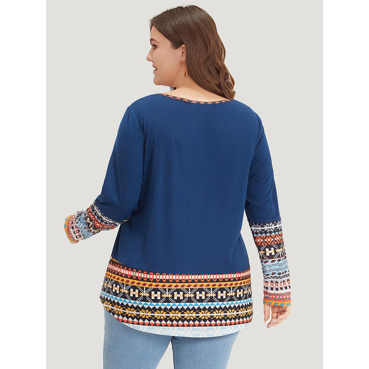 Plus Size Bandana Print Patched Pocket Curved Hem T-shirt Blue Women Elegant Patchwork Bohemian Print Round Neck Dailywear T-shirts BloomChic 28/5X Product Image